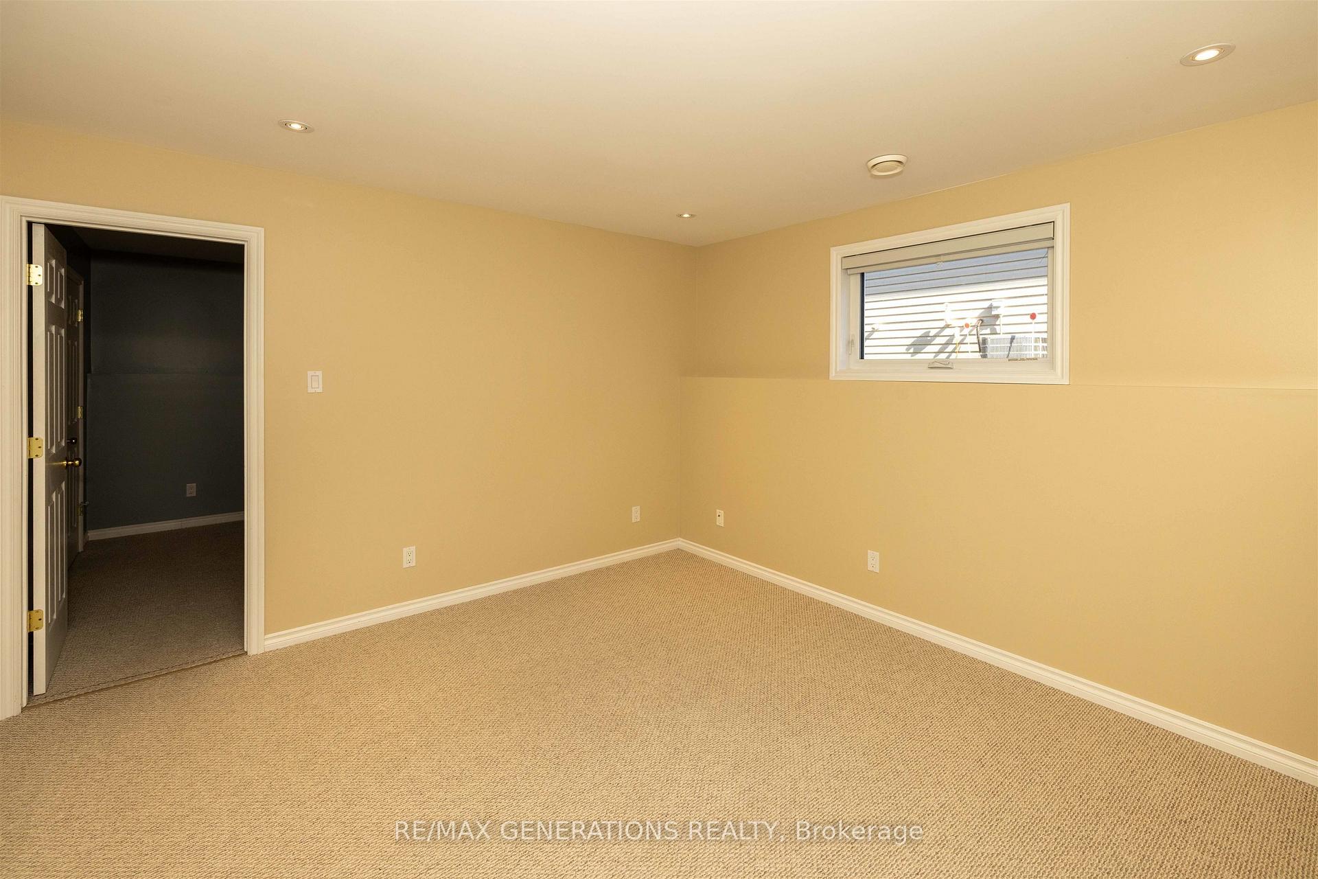 Photo 13 of 107 Reindeer Avenue, Thunder Bay, Parkdale — HOMEH