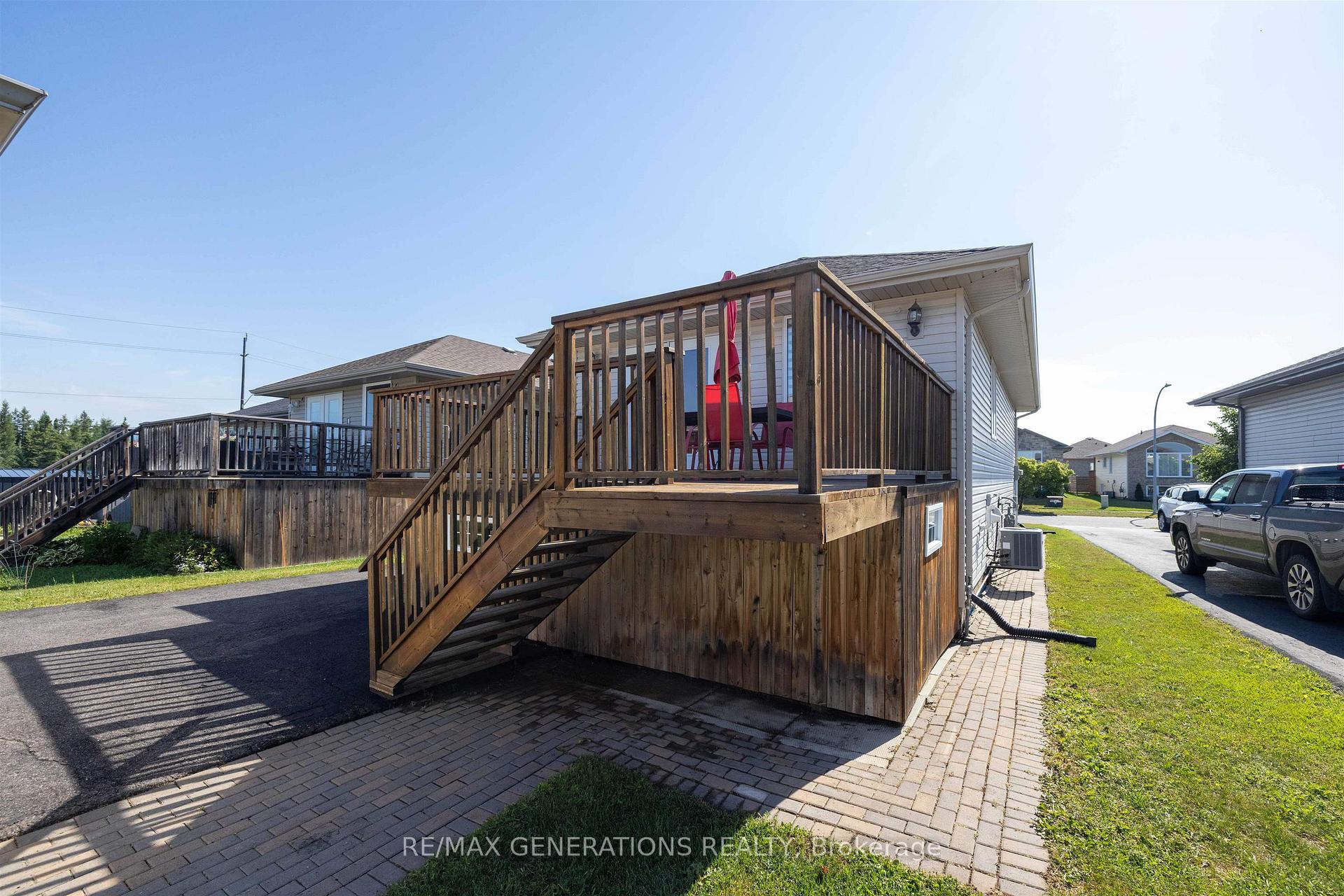 Photo 25 of 107 Reindeer Avenue, Thunder Bay, Parkdale — HOMEH