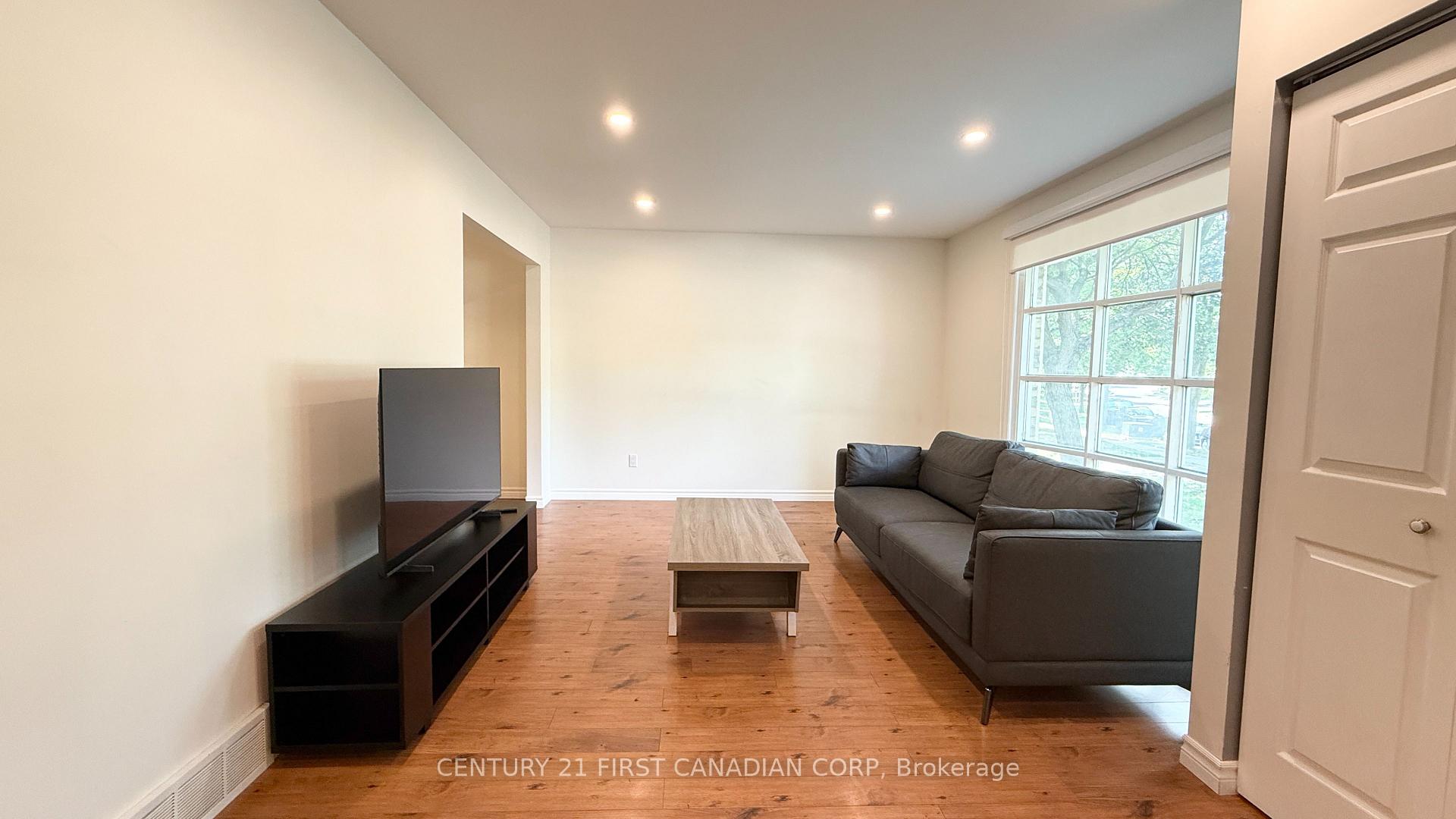 Photo 7 of Unit UPPER, 453 Castlegrove Boulevard, London, North K — HOMEH