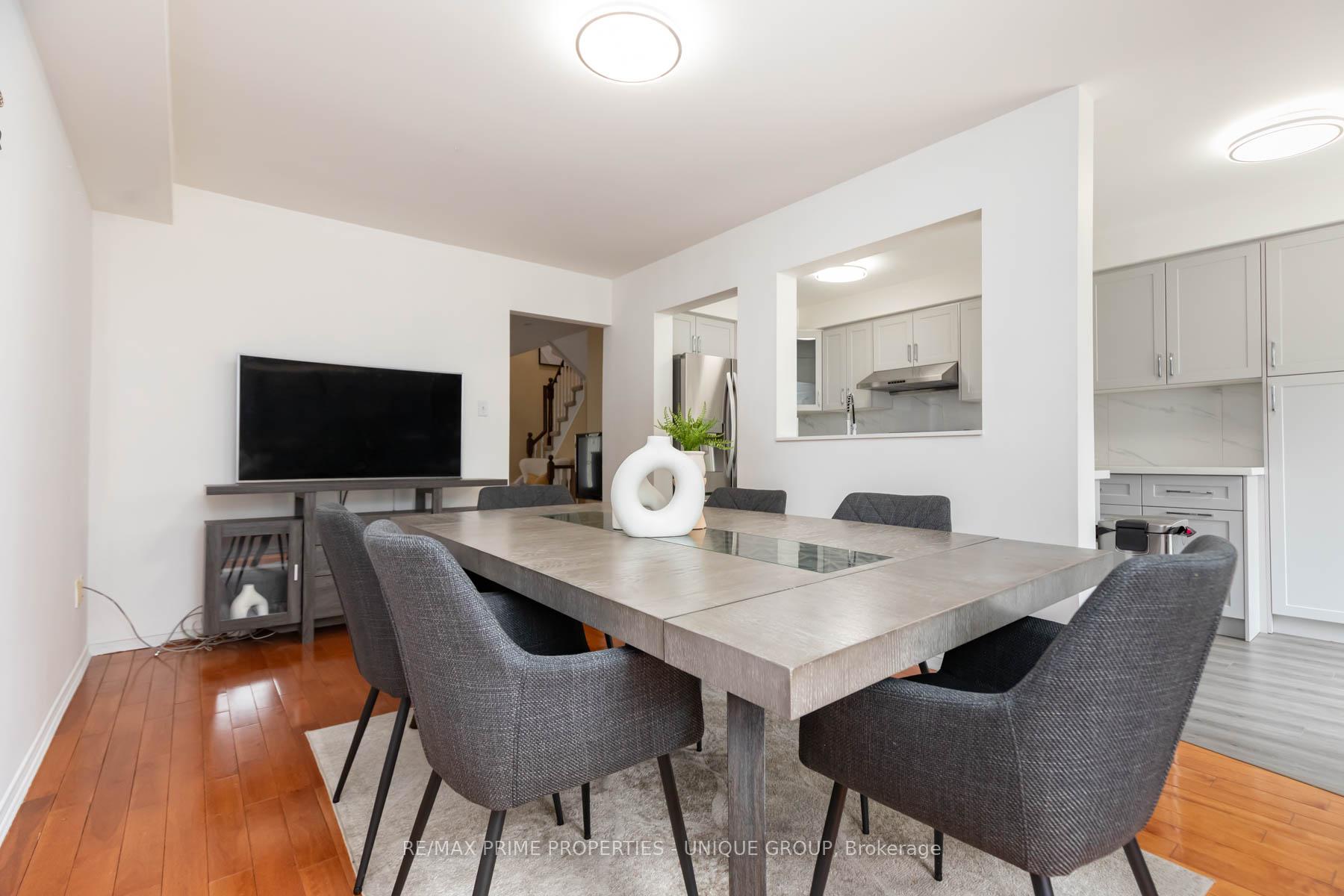 Photo 9 of 25 Pine Gate Place, Whitby, Williamsburg — HOMEH