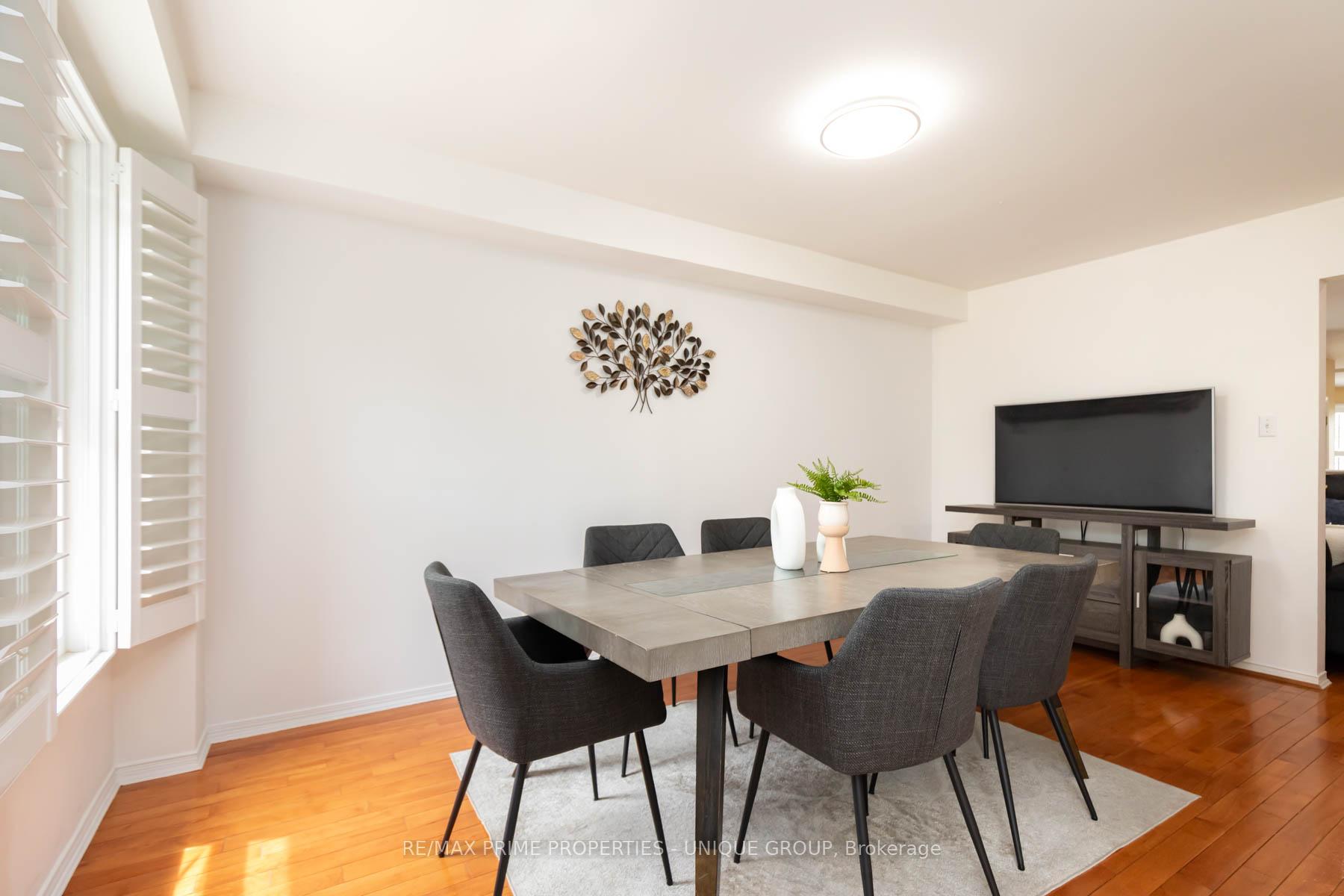 Photo 10 of 25 Pine Gate Place, Whitby, Williamsburg — HOMEH