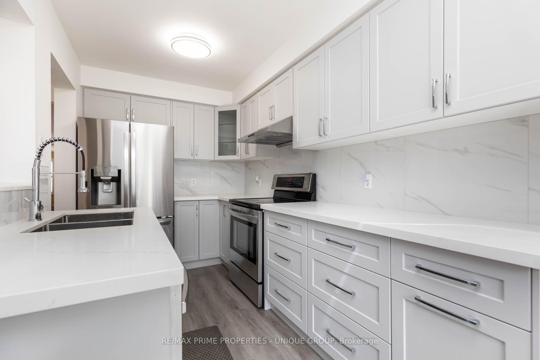 Photo 11 of 25 Pine Gate Place, Whitby, Williamsburg — HOMEH