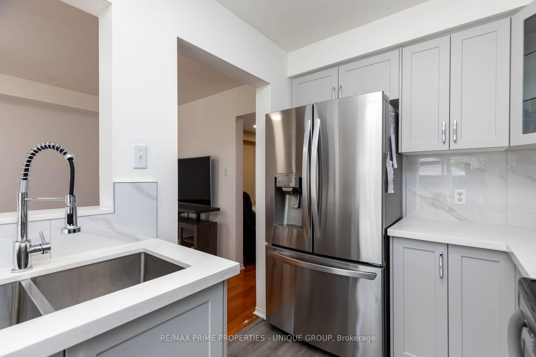 Photo 12 of 25 Pine Gate Place, Whitby, Williamsburg — HOMEH