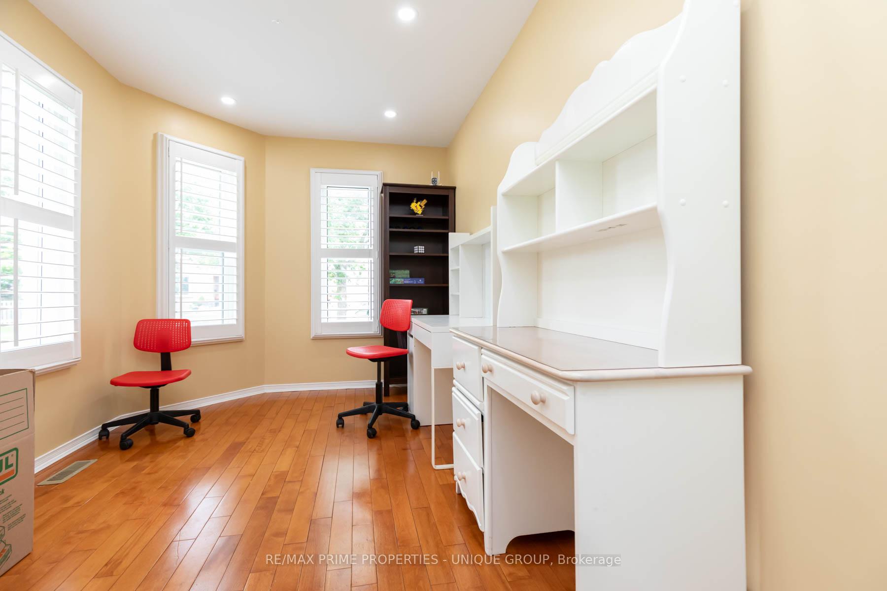 Photo 17 of 25 Pine Gate Place, Whitby, Williamsburg — HOMEH