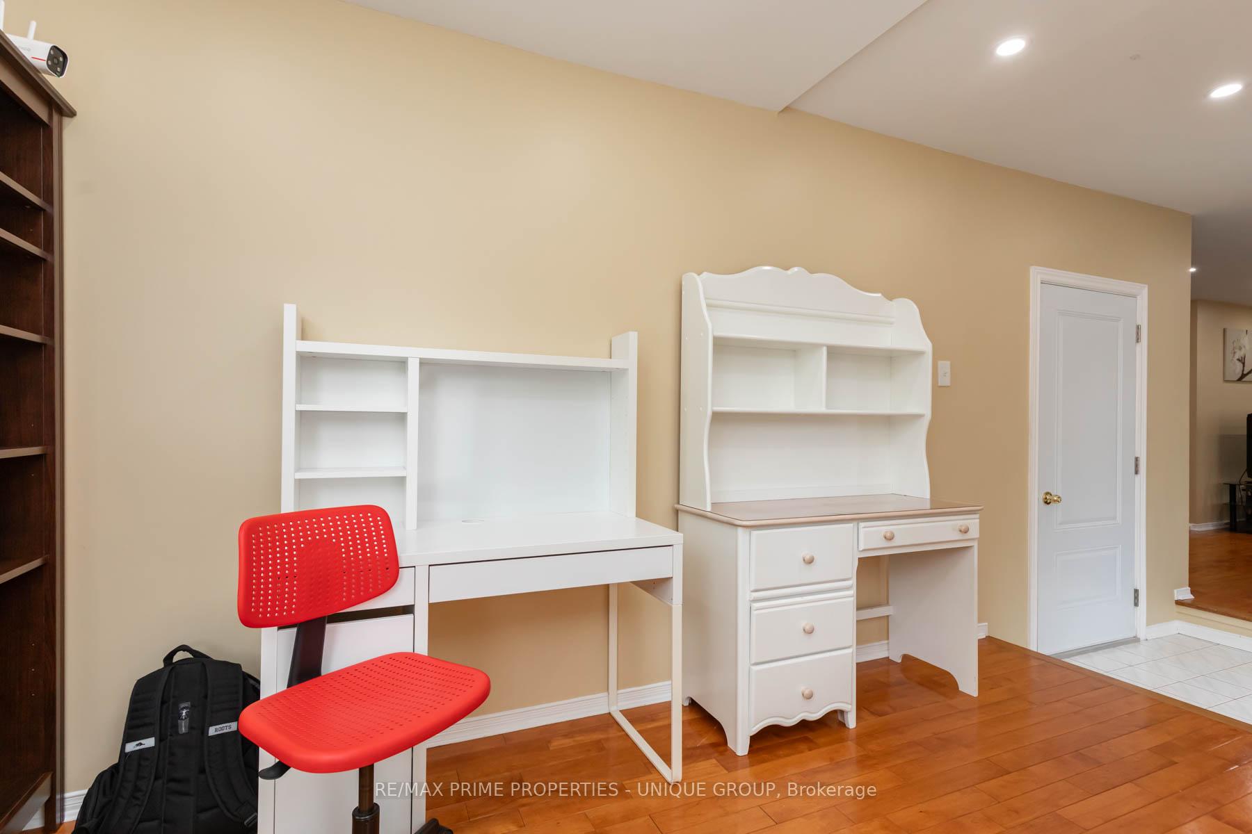 Photo 18 of 25 Pine Gate Place, Whitby, Williamsburg — HOMEH
