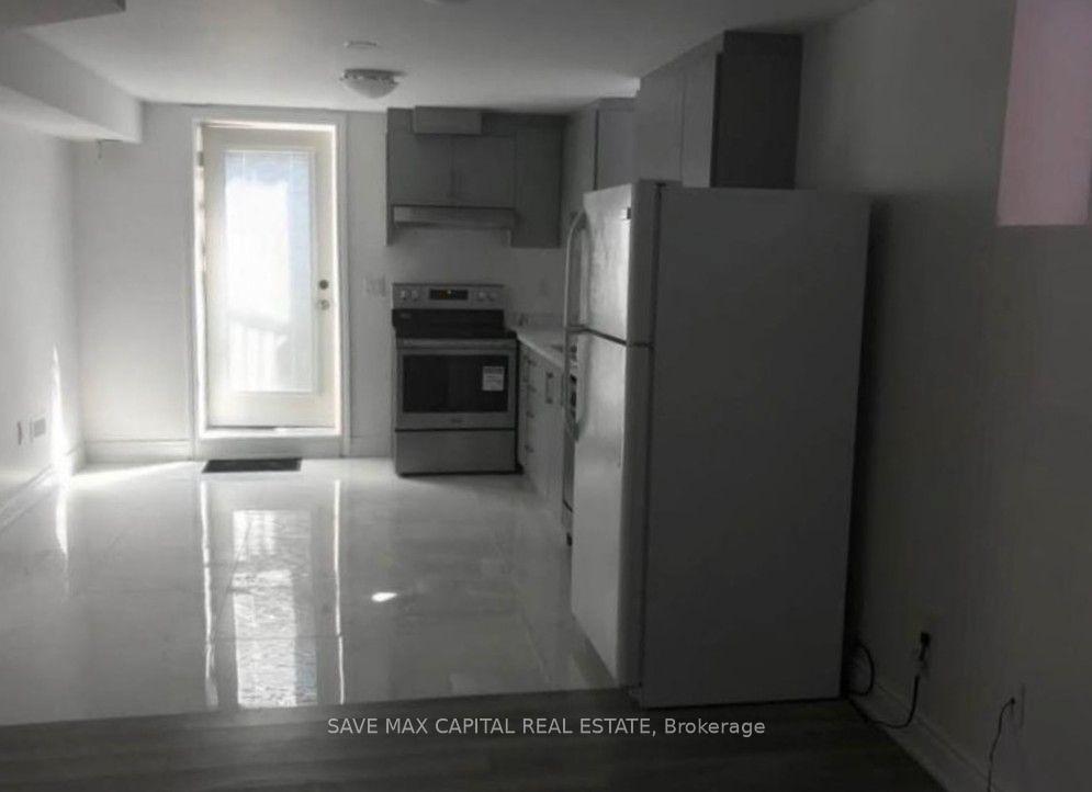 Photo 2 of 28 Culture Crescent, Brampton, Fletcher's Creek Village — HOMEH