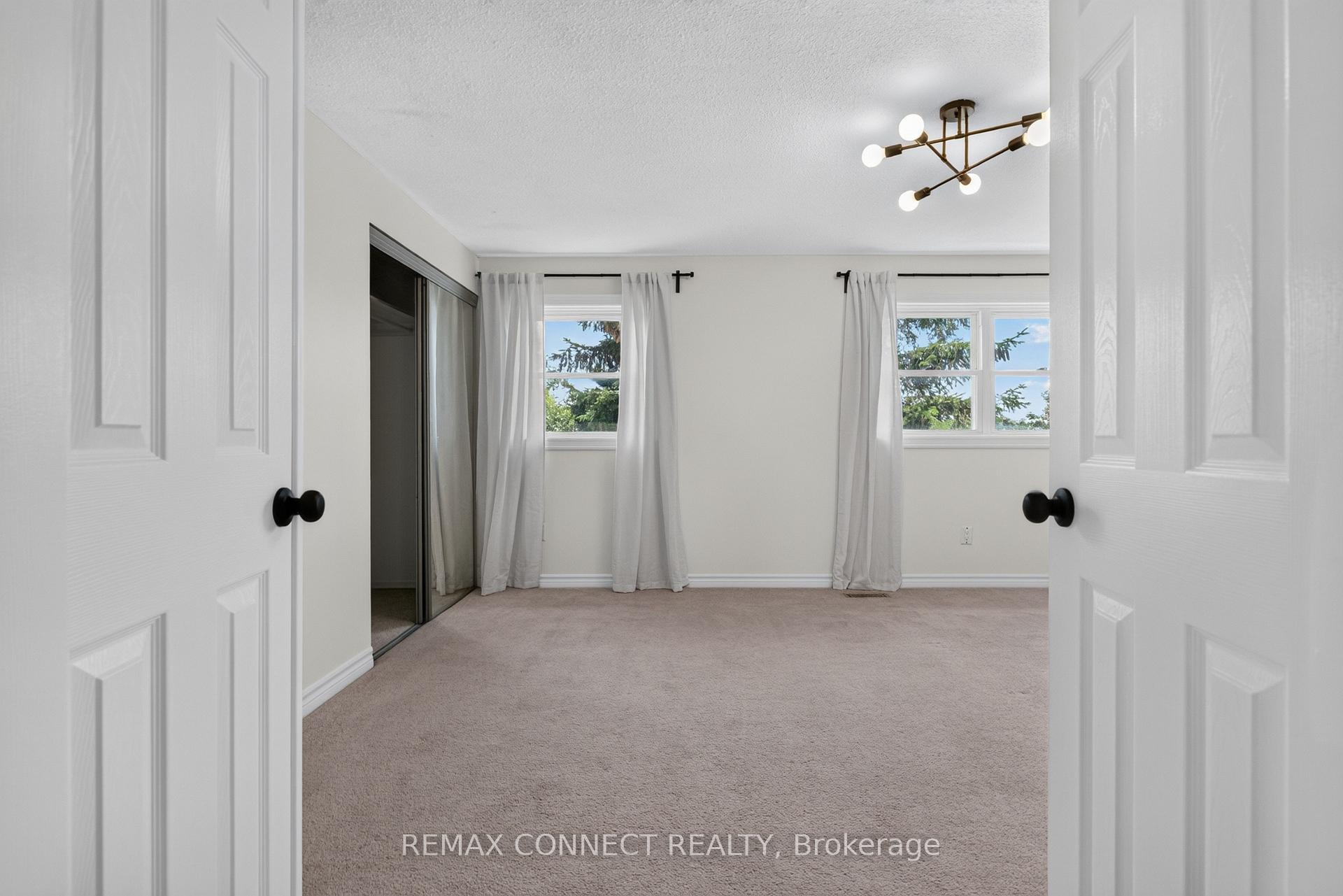 Photo 16 of 829 Cavan Court, Oshawa, Vanier — HOMEH