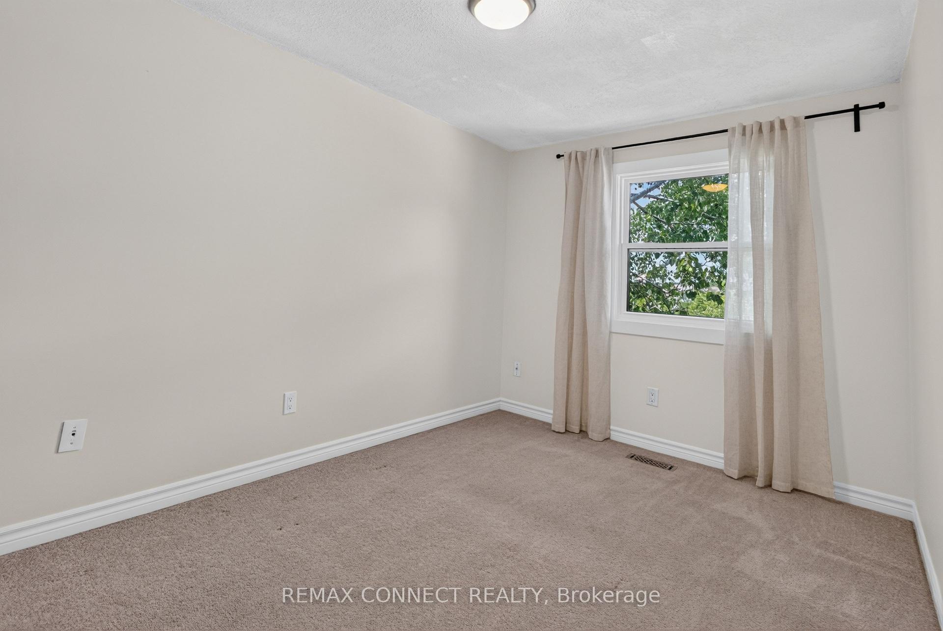 Photo 21 of 829 Cavan Court, Oshawa, Vanier — HOMEH