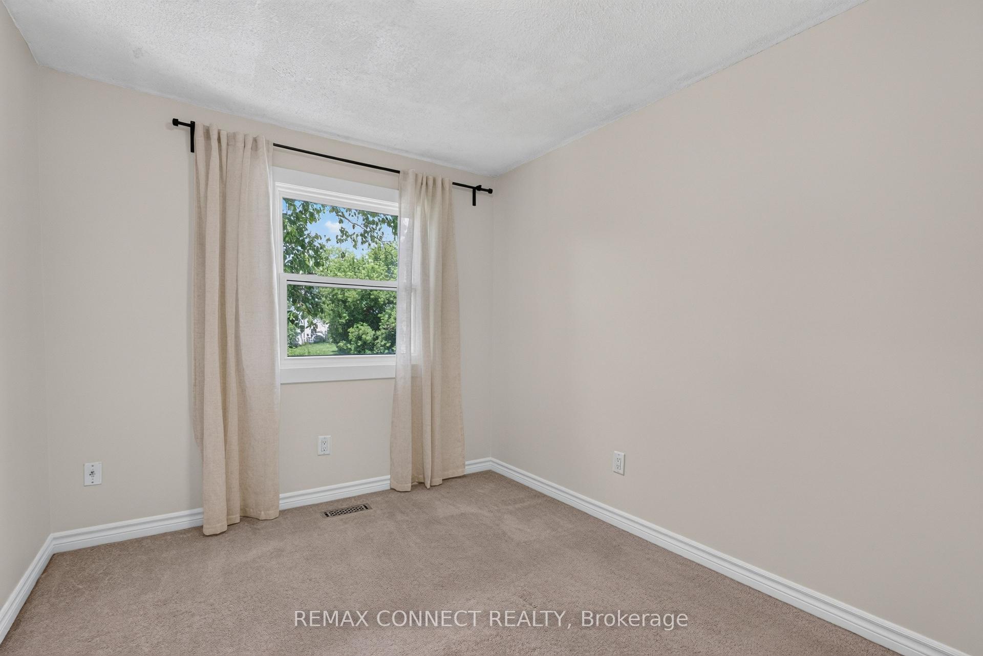 Photo 23 of 829 Cavan Court, Oshawa, Vanier — HOMEH