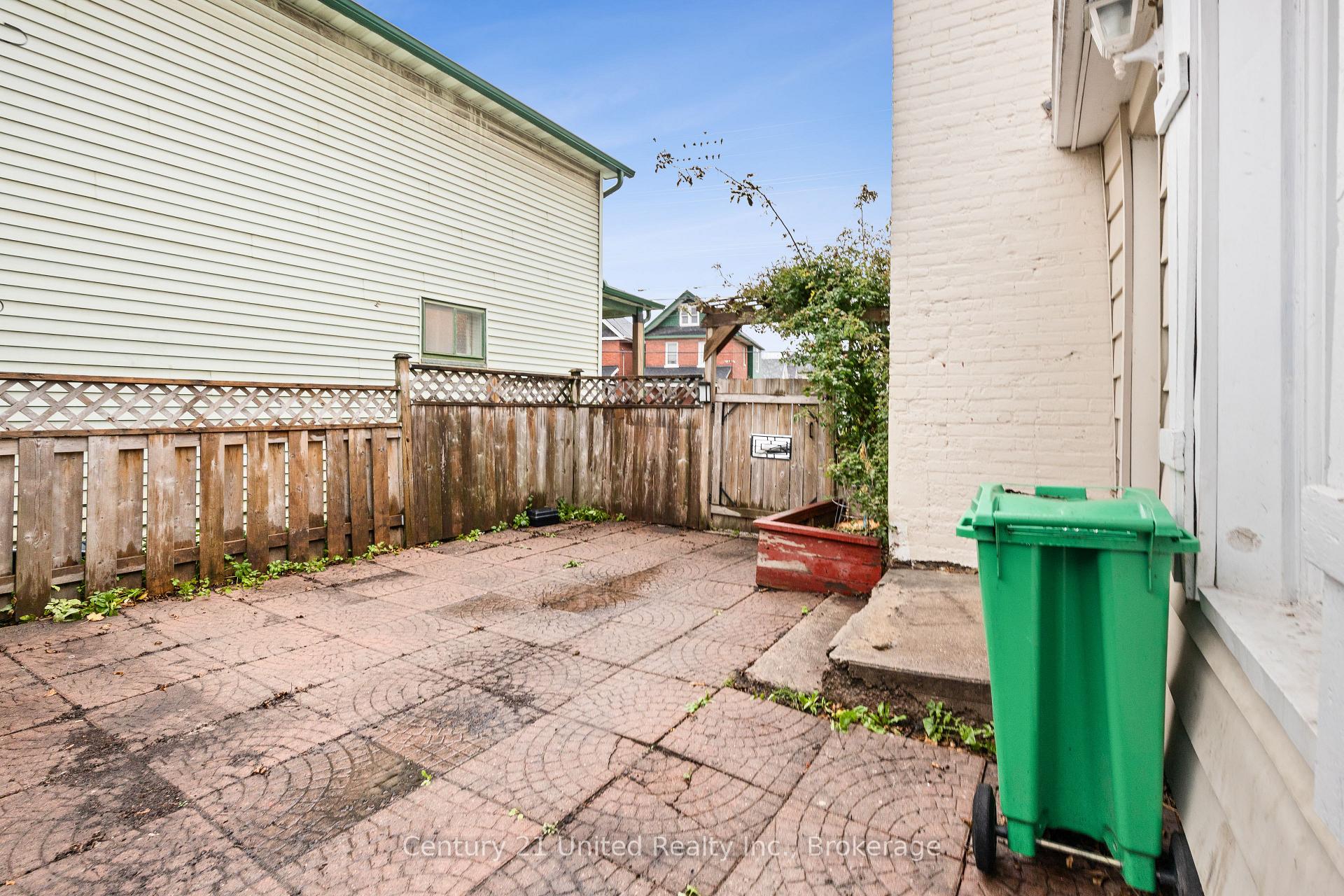 Photo 40 of 26 Park Street N, Peterborough, Town Ward 3 — HOMEH
