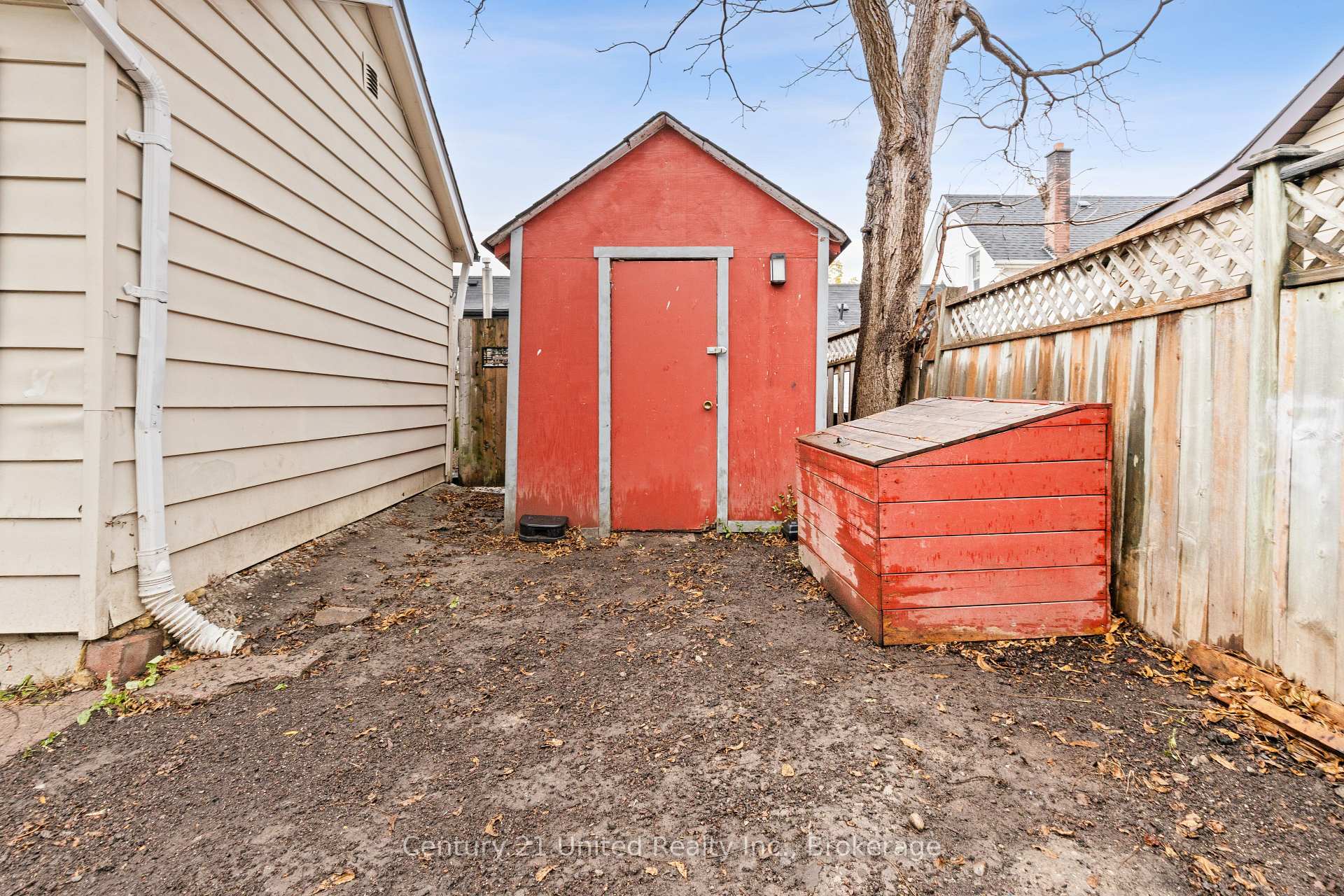 Photo 41 of 26 Park Street N, Peterborough, Town Ward 3 — HOMEH