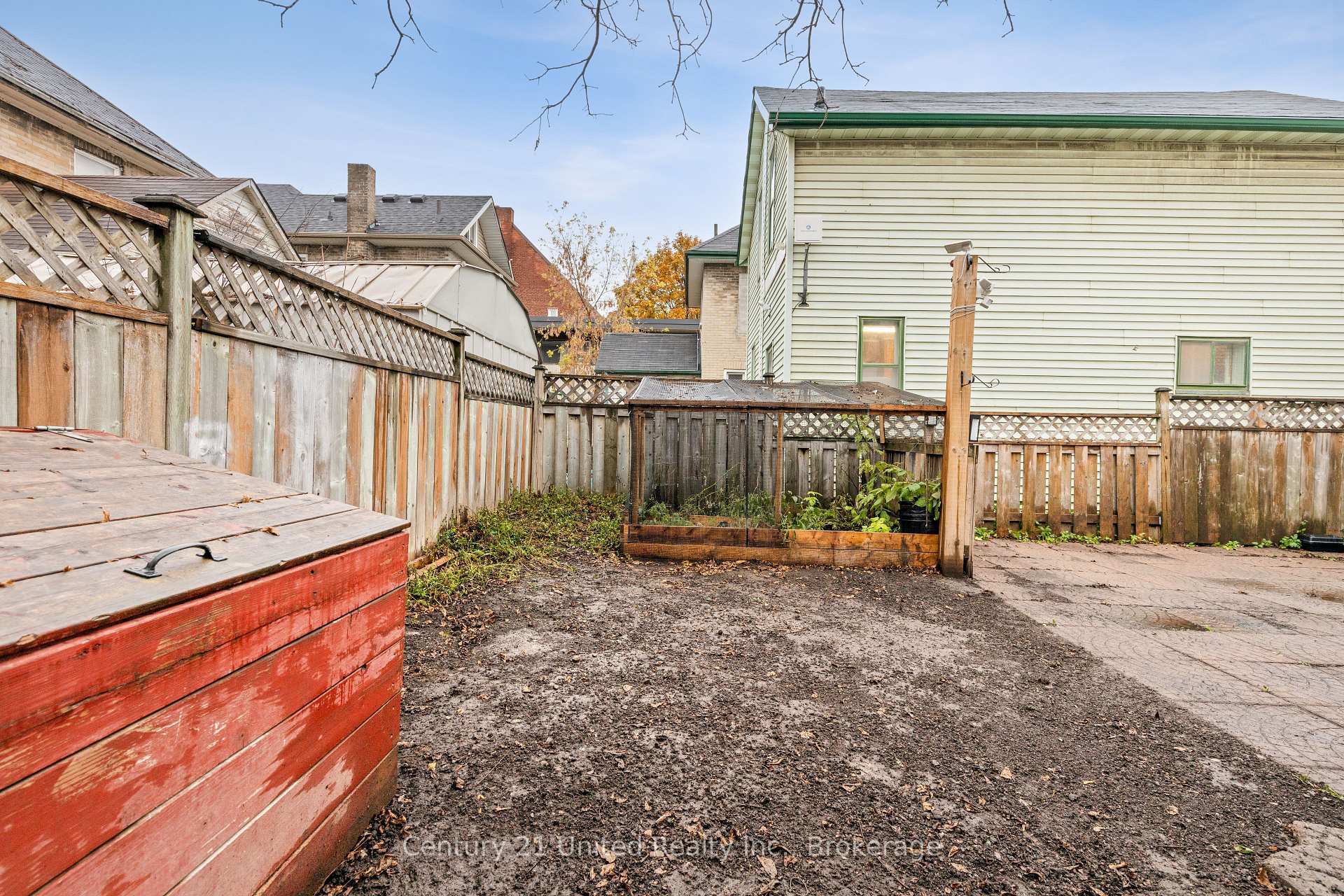 Photo 43 of 26 Park Street N, Peterborough, Town Ward 3 — HOMEH