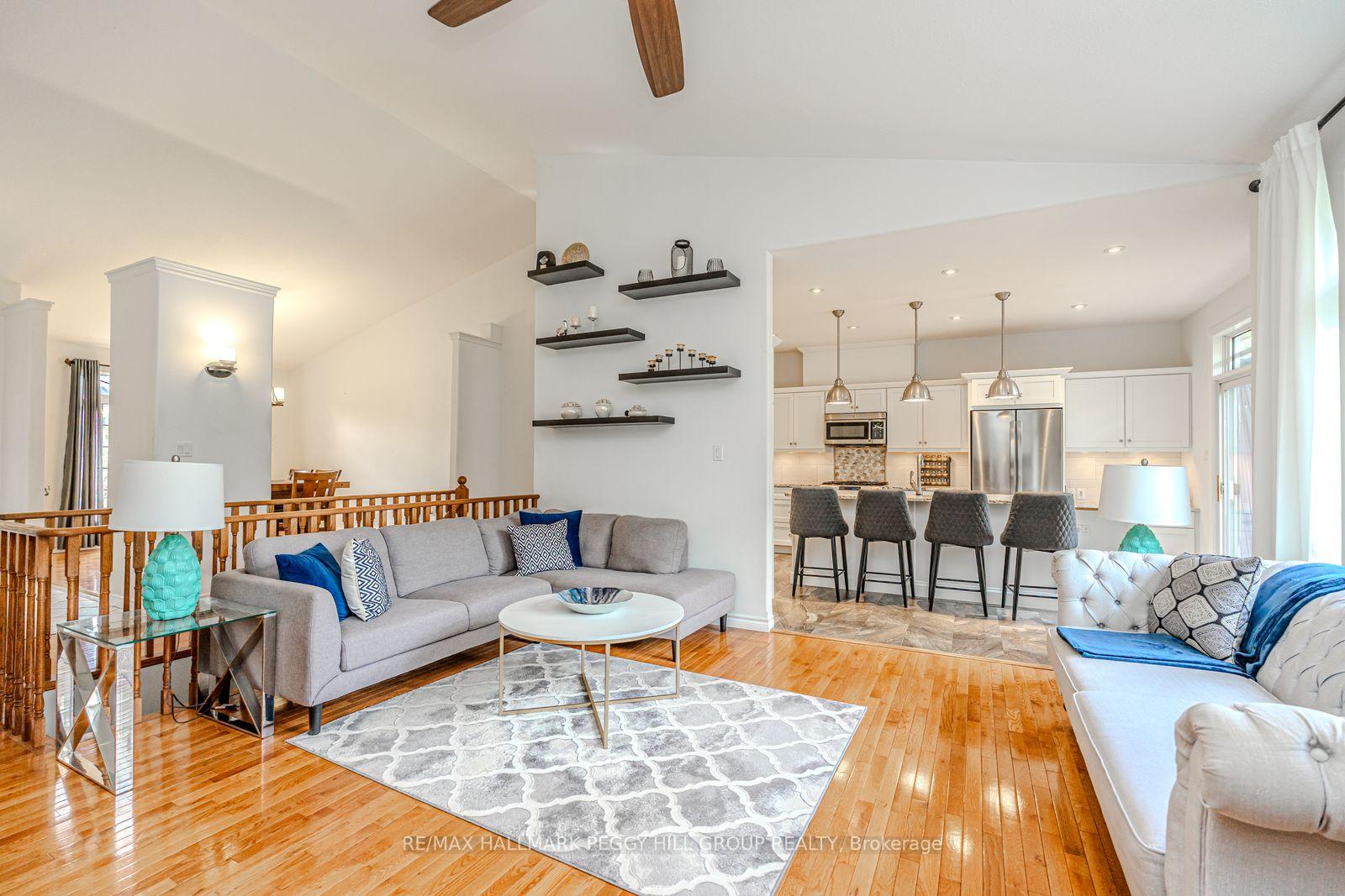 Photo 2 of 102 Highland Drive, Oro-Medonte, Horseshoe Valley — HOMEH