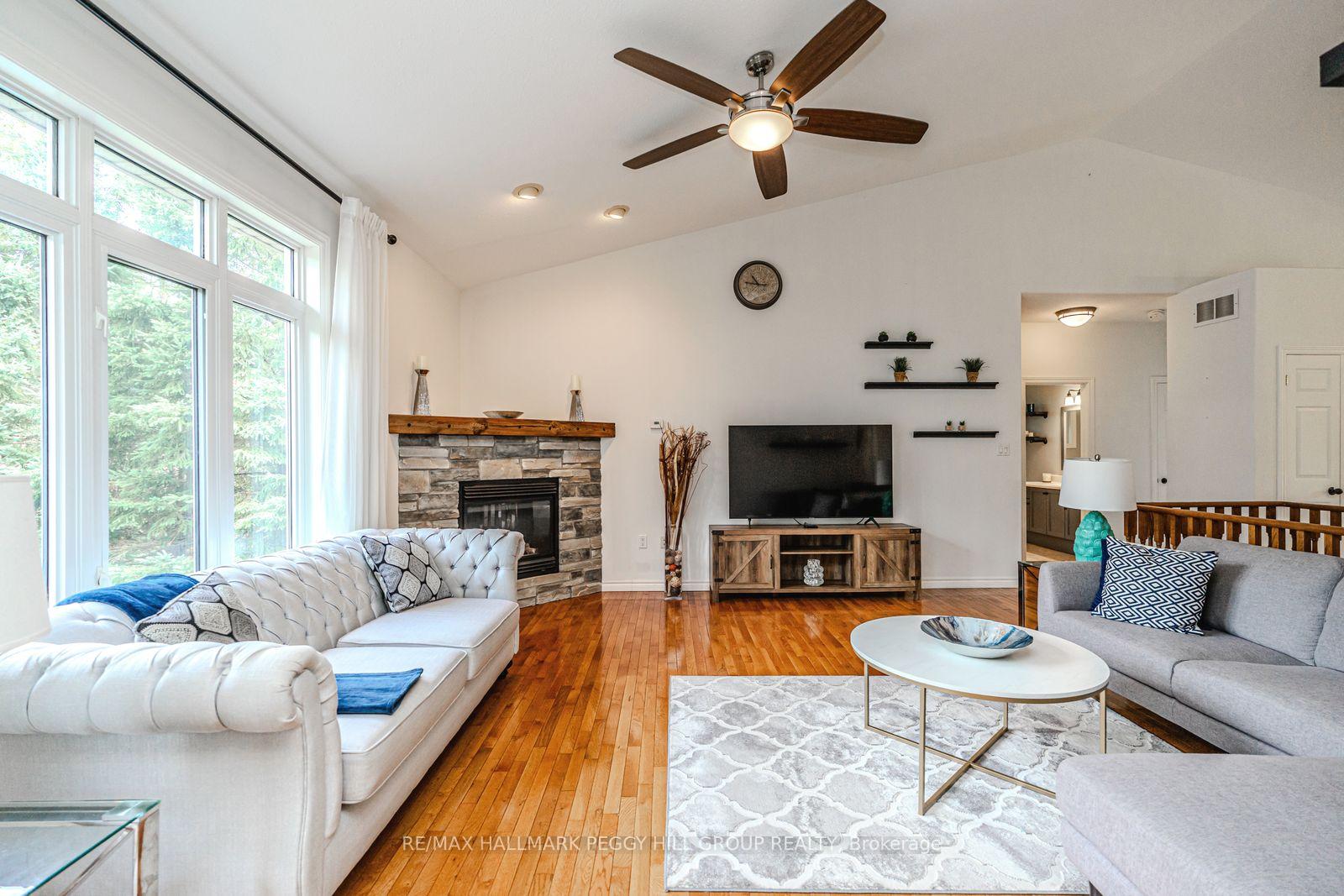 Photo 3 of 102 Highland Drive, Oro-Medonte, Horseshoe Valley — HOMEH