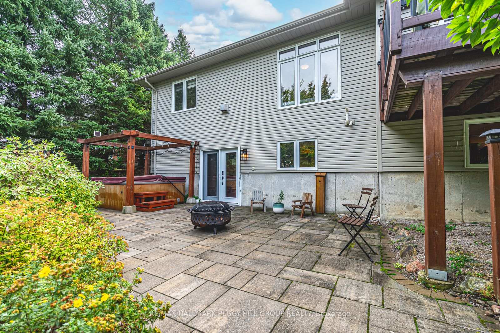 Photo 22 of 102 Highland Drive, Oro-Medonte, Horseshoe Valley — HOMEH