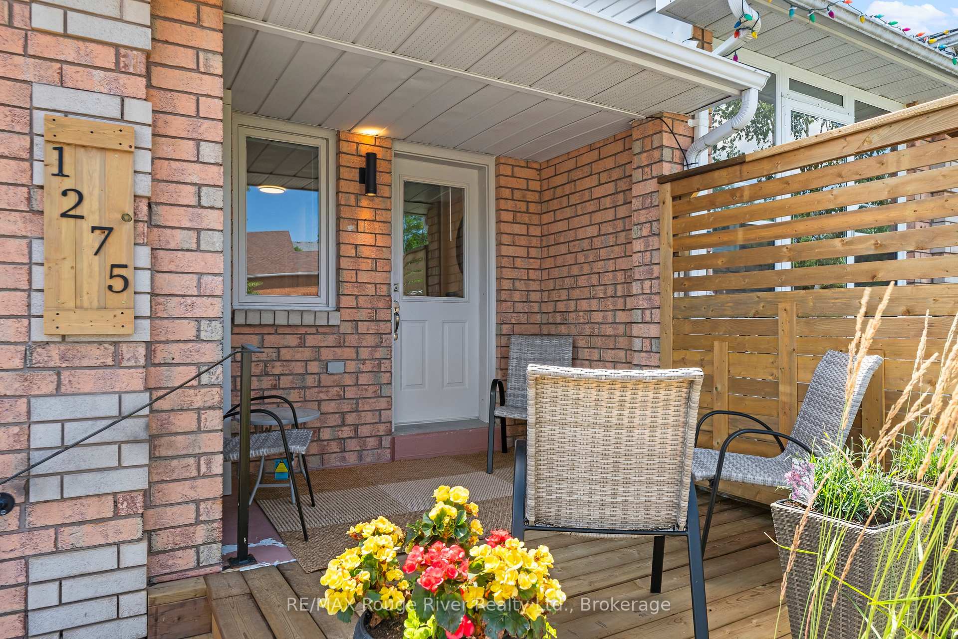 Photo 3 of 1275 Eagle Crescent, Peterborough, Monaghan Ward 2 — HOMEH