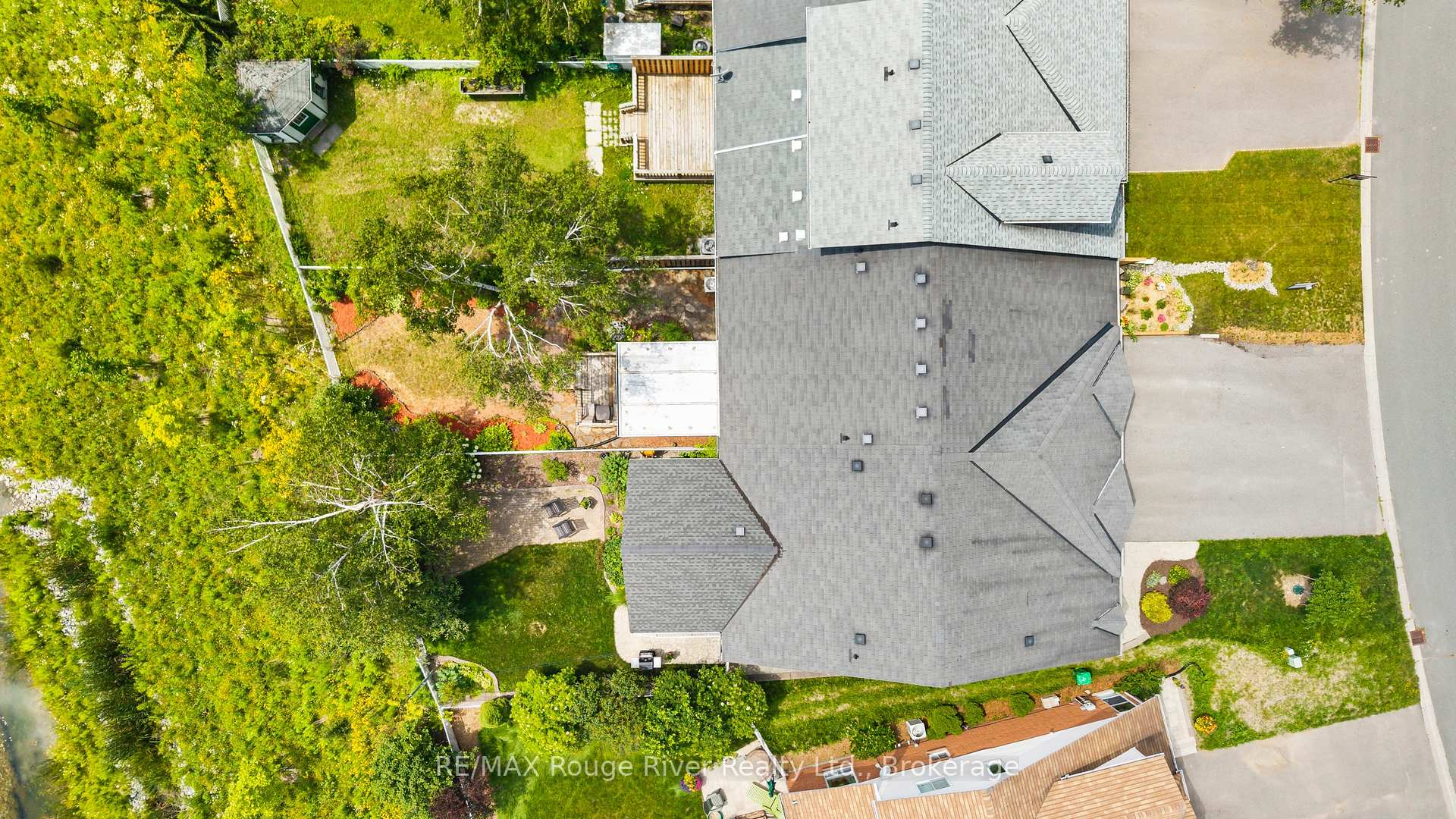 Photo 40 of 1275 Eagle Crescent, Peterborough, Monaghan Ward 2 — HOMEH