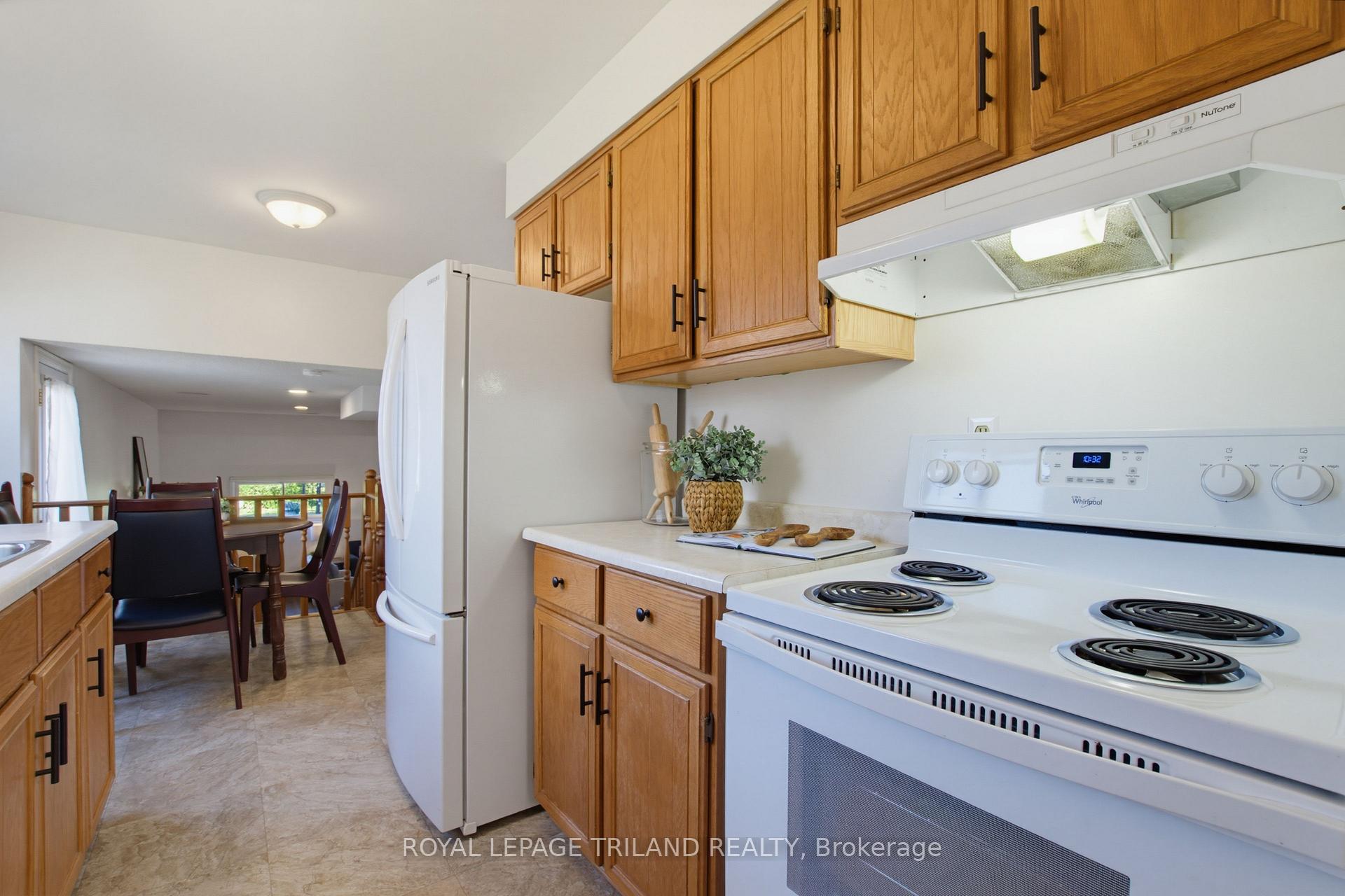 Photo 14 of 765 Homeview Road, London, South Q — HOMEH