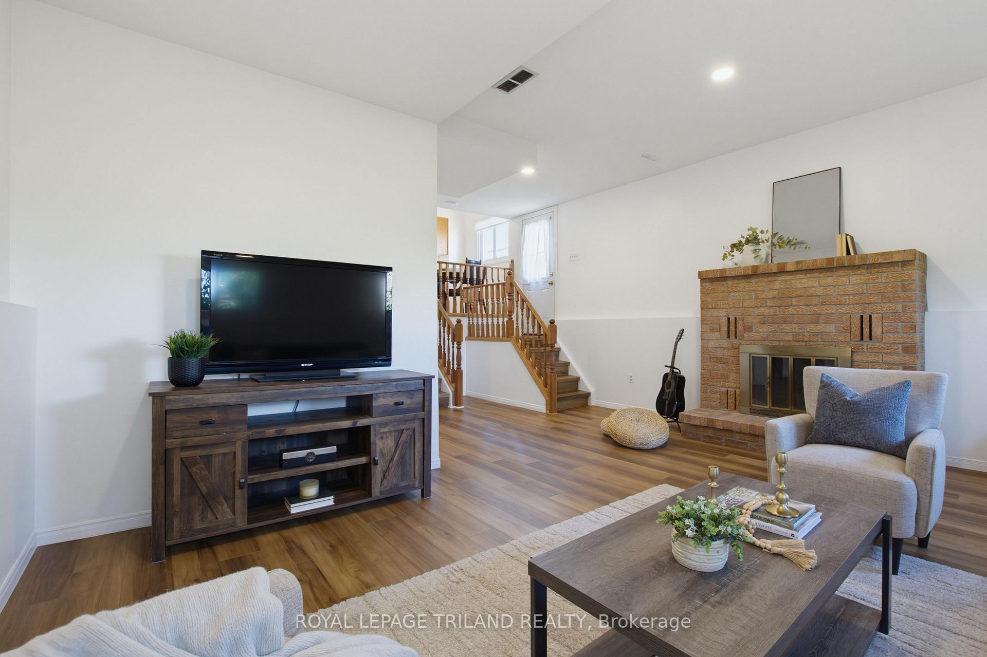 Photo 32 of 765 Homeview Road, London, South Q — HOMEH