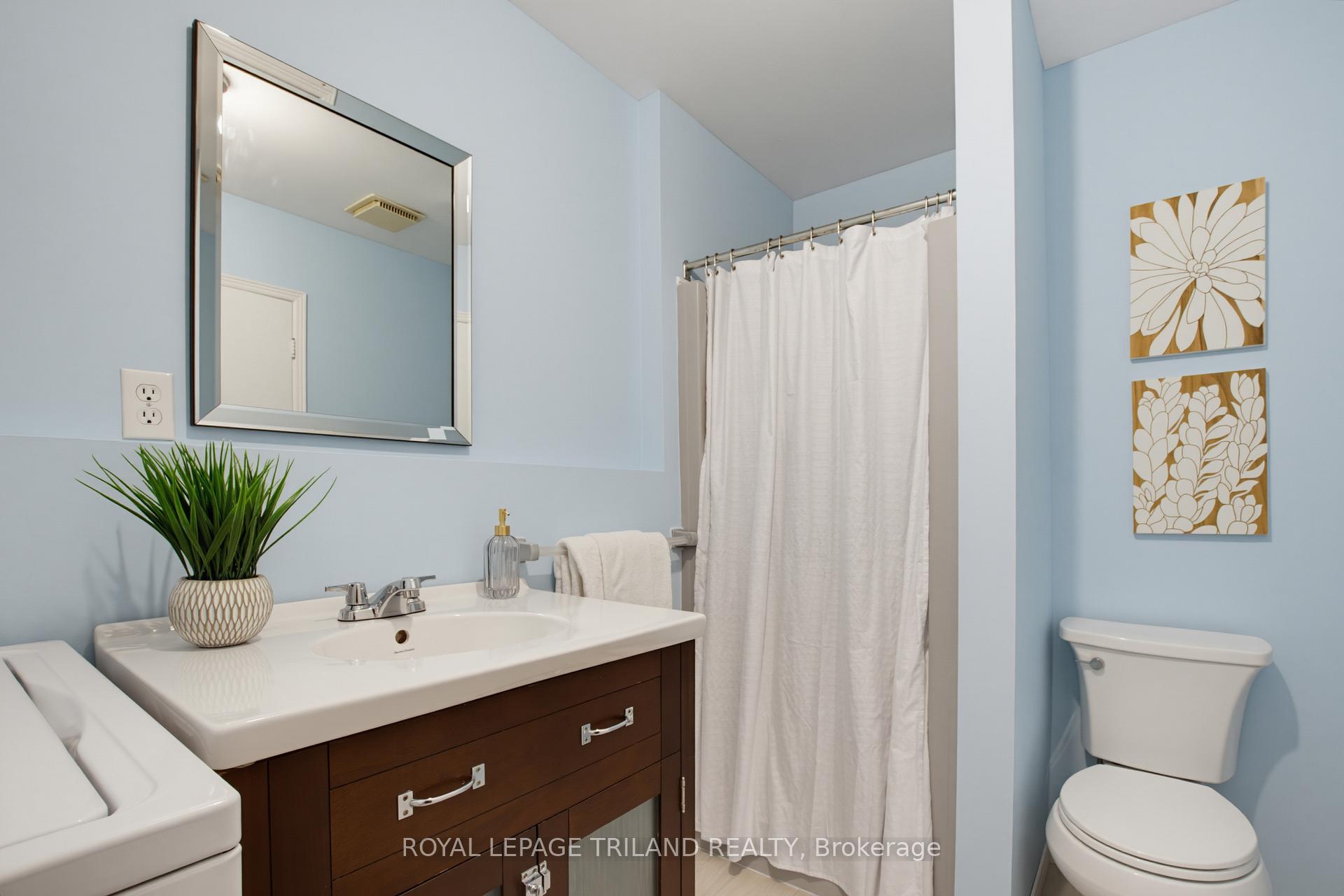 Photo 33 of 765 Homeview Road, London, South Q — HOMEH