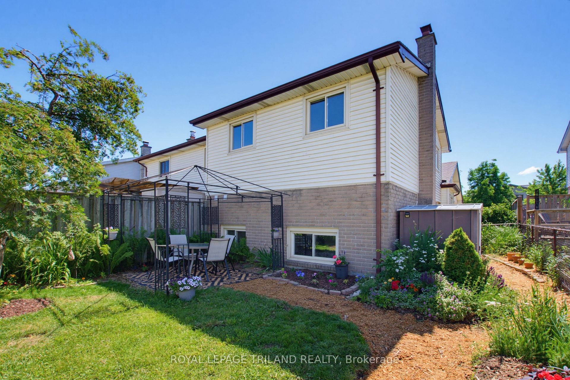 Photo 36 of 765 Homeview Road, London, South Q — HOMEH