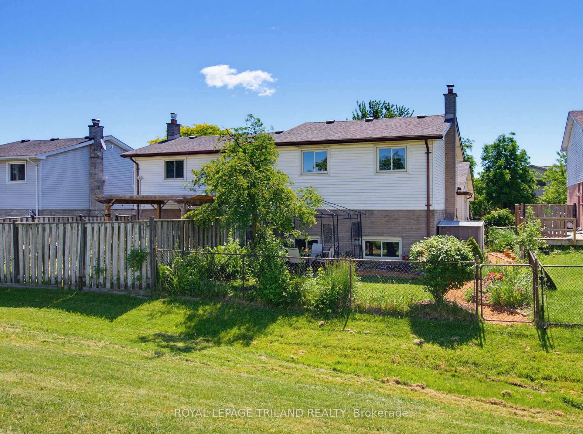Photo 37 of 765 Homeview Road, London, South Q — HOMEH
