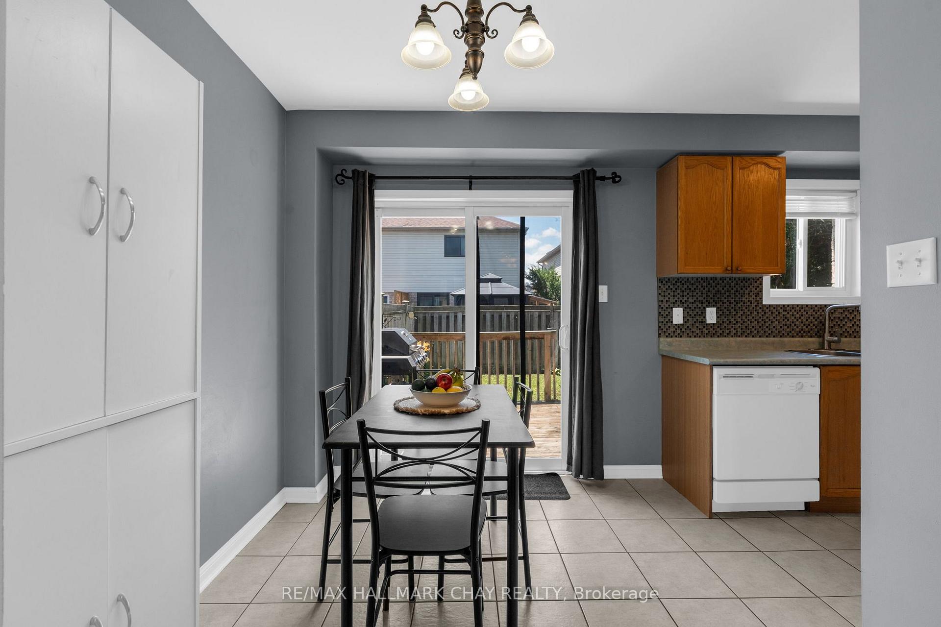 Photo 8 of 34 Coleman Drive, Barrie, Edgehill Drive — HOMEH