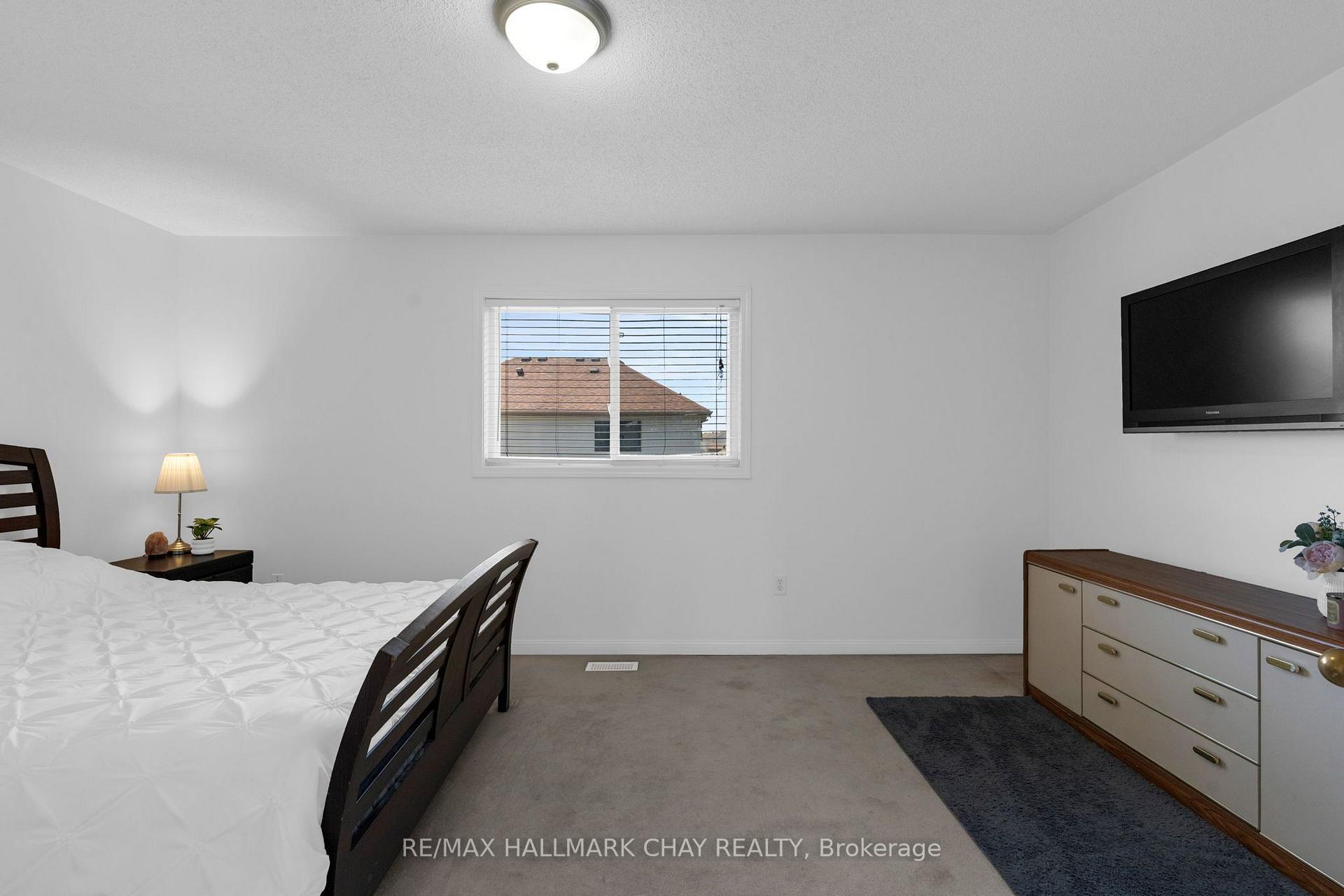 Photo 17 of 34 Coleman Drive, Barrie, Edgehill Drive — HOMEH