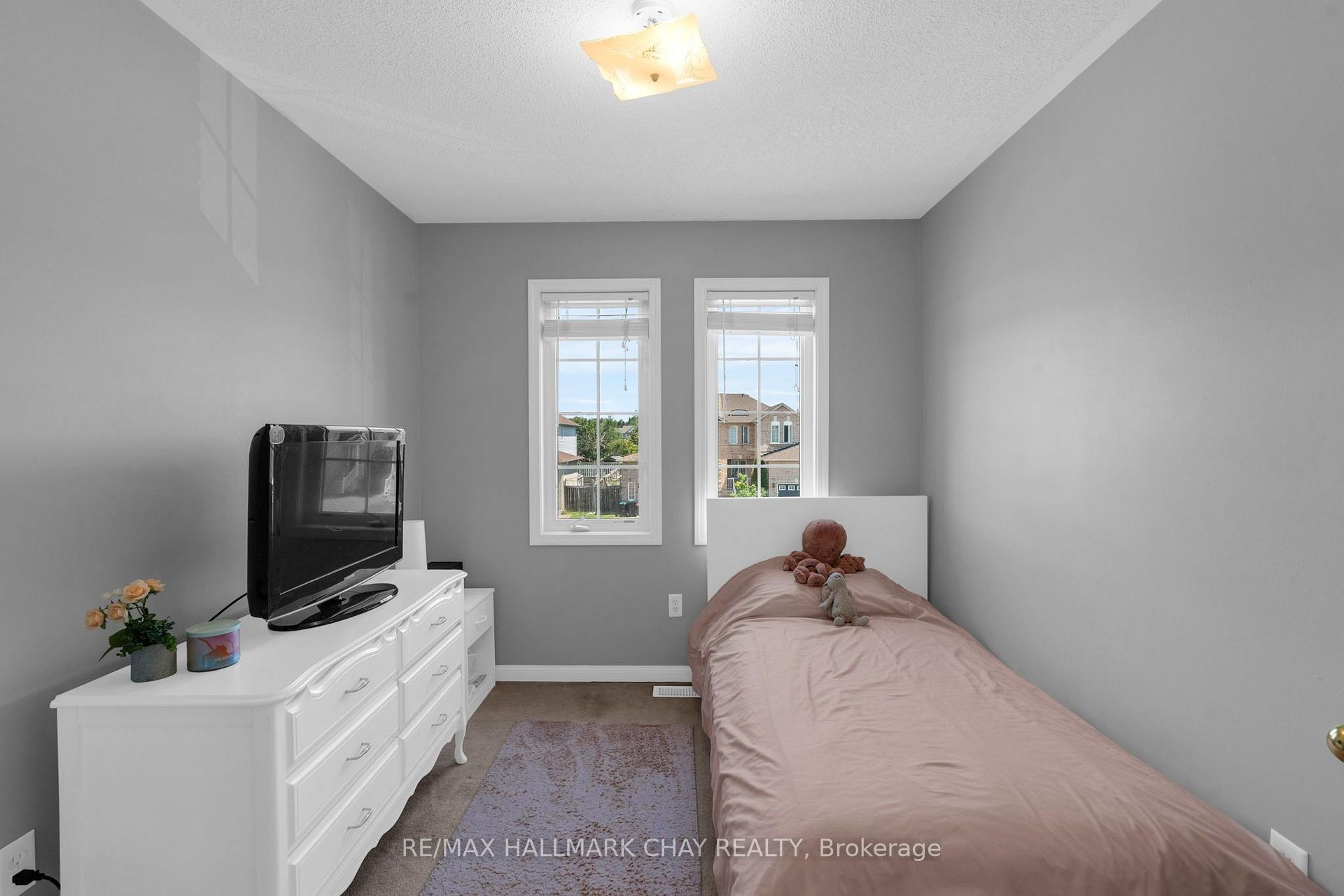 Photo 21 of 34 Coleman Drive, Barrie, Edgehill Drive — HOMEH