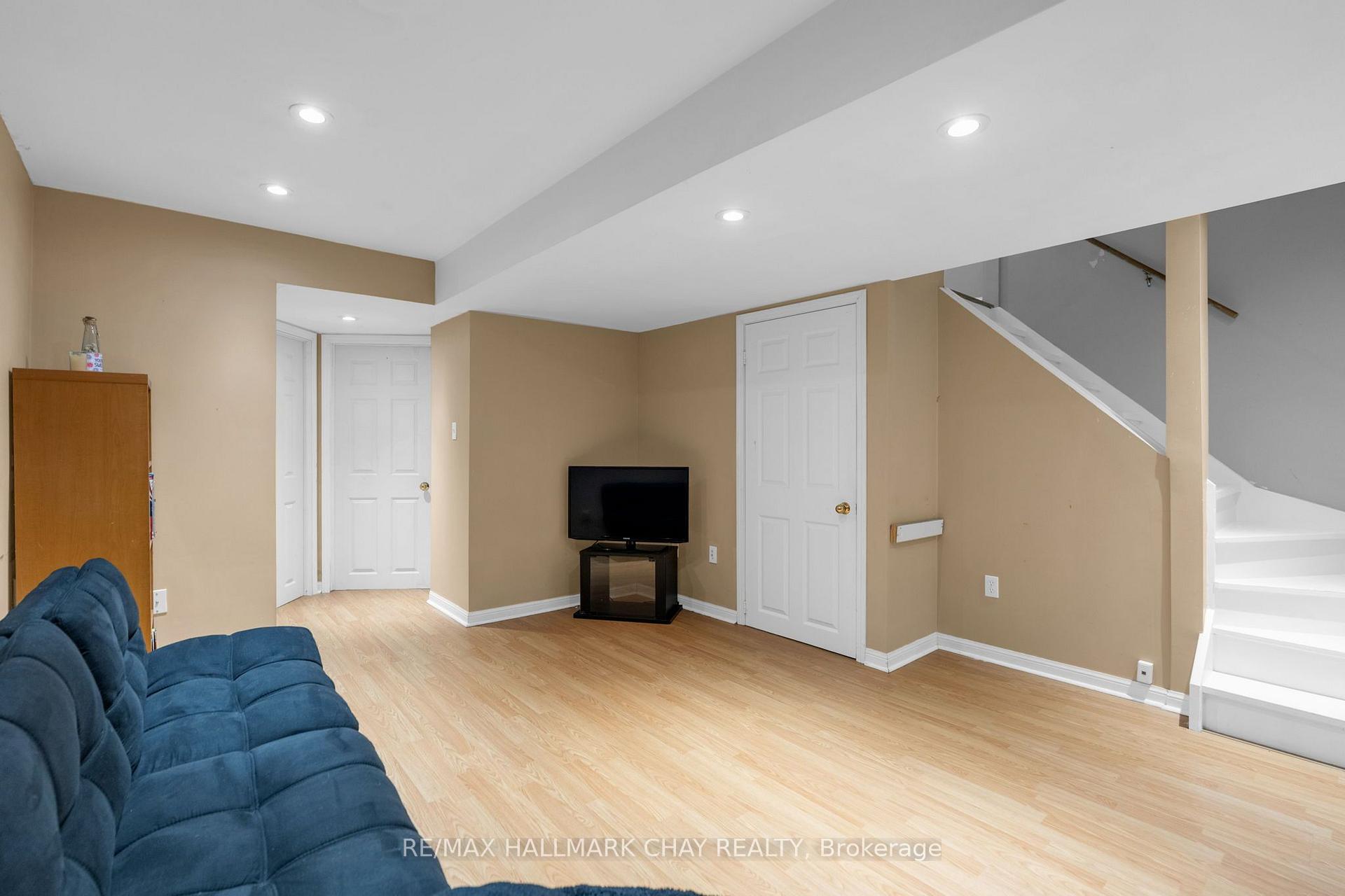 Photo 22 of 34 Coleman Drive, Barrie, Edgehill Drive — HOMEH