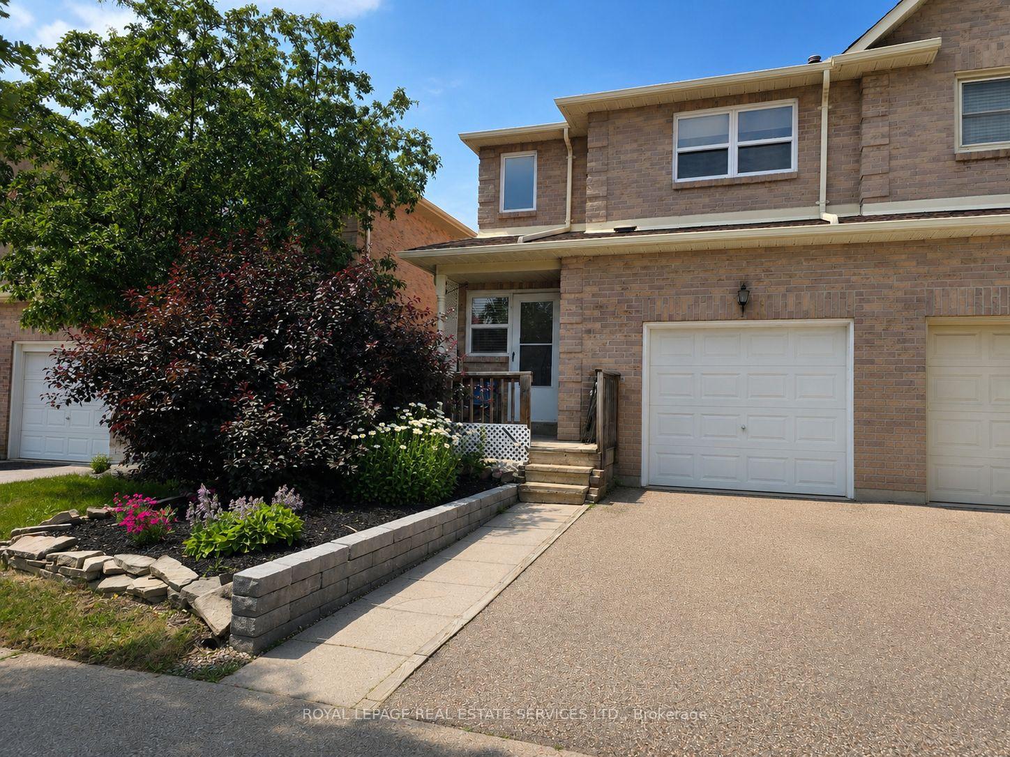 Front of 86 Green Bush Crescent