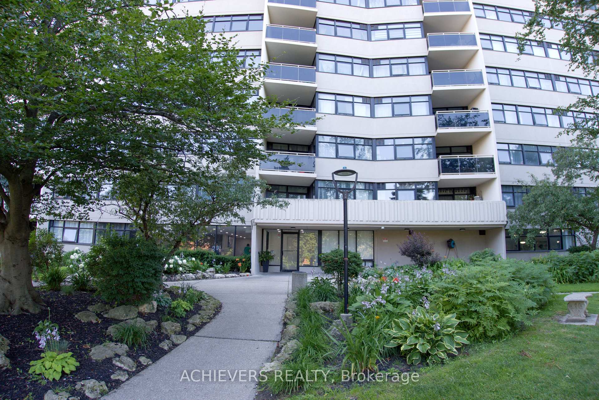 Photo 2 of Unit PH 6, 100 Echo Point, Scarborough, L'Amoreaux — HOMEH