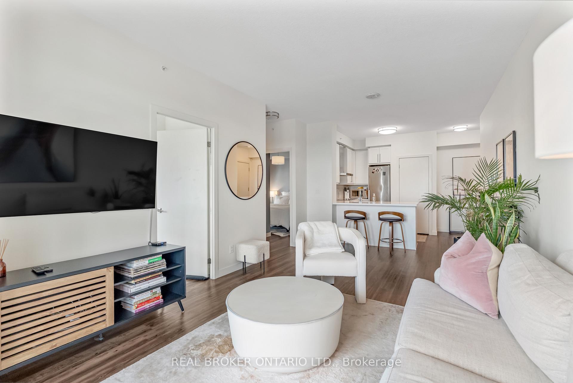 Photo 13 of Unit 607, 2093 Fairview Street, Burlington, Freeman — HOMEH