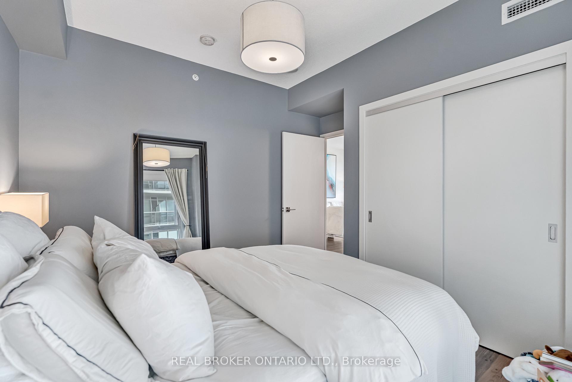 Photo 16 of Unit 607, 2093 Fairview Street, Burlington, Freeman — HOMEH