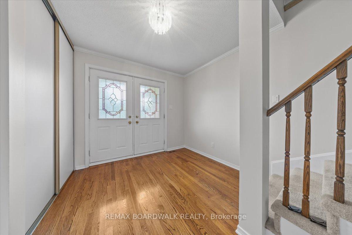 Photo 4 of 42 Pickwick Drive, Ottawa, Barrhaven - Cedargrove/Fraserdale — HOMEH