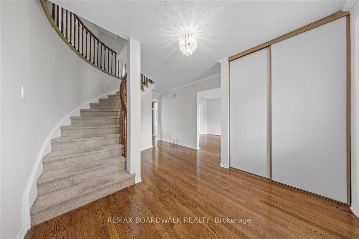 Photo 6 of 42 Pickwick Drive, Ottawa, Barrhaven - Cedargrove/Fraserdale — HOMEH