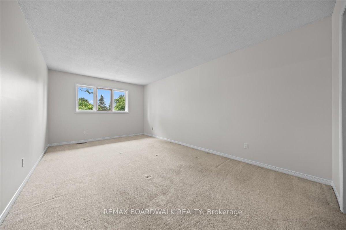 Photo 21 of 42 Pickwick Drive, Ottawa, Barrhaven - Cedargrove/Fraserdale — HOMEH