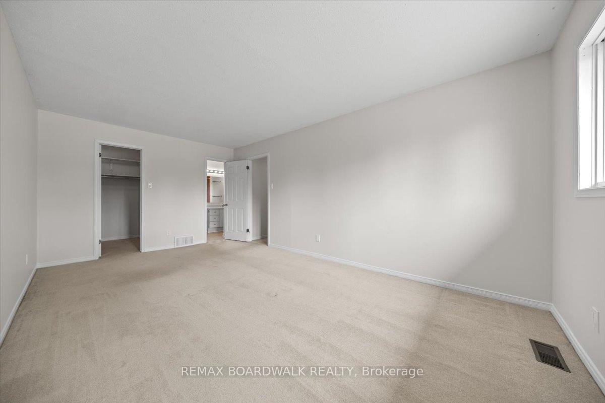 Photo 22 of 42 Pickwick Drive, Ottawa, Barrhaven - Cedargrove/Fraserdale — HOMEH