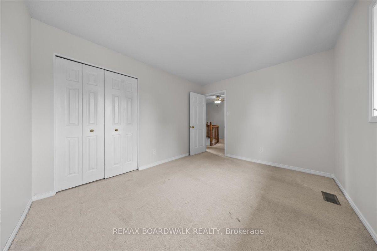 Photo 26 of 42 Pickwick Drive, Ottawa, Barrhaven - Cedargrove/Fraserdale — HOMEH