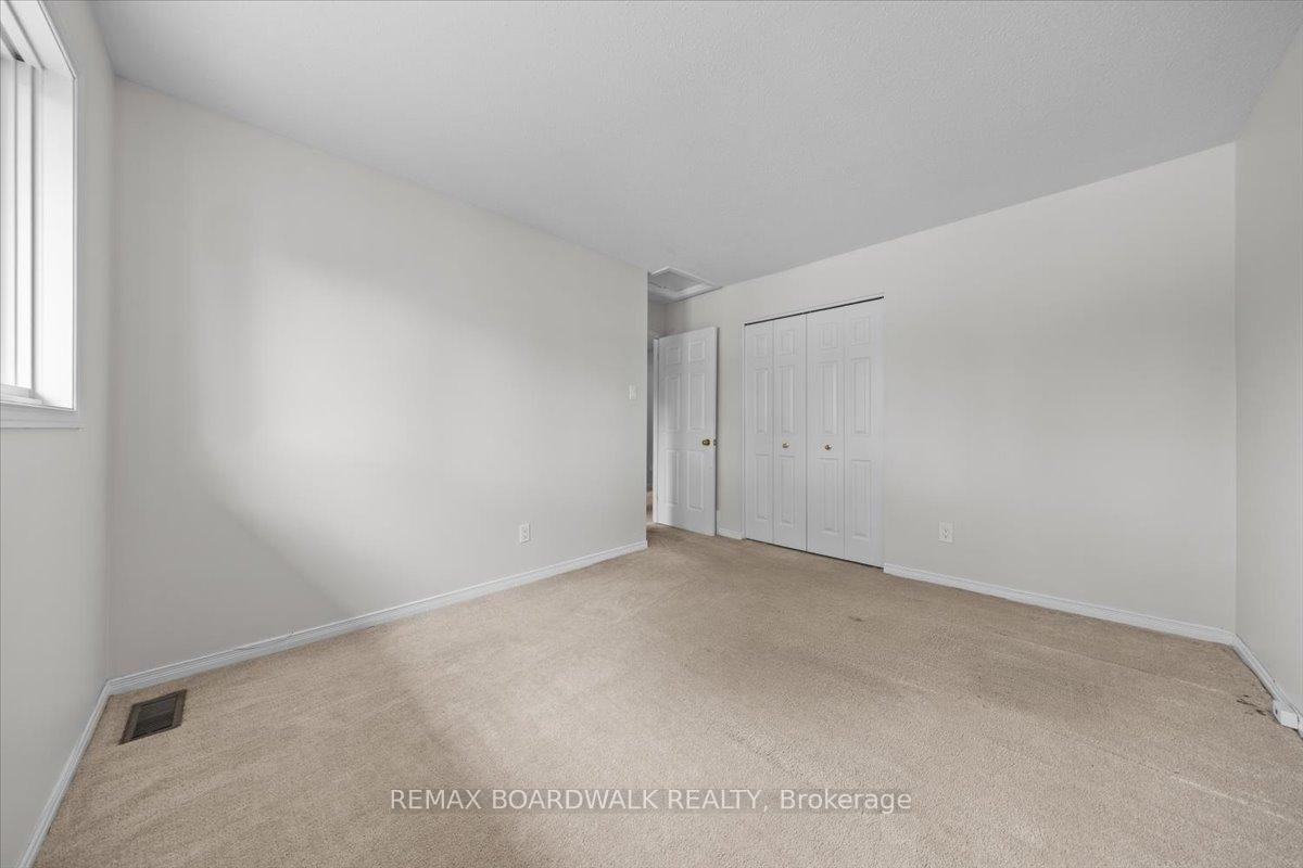 Photo 28 of 42 Pickwick Drive, Ottawa, Barrhaven - Cedargrove/Fraserdale — HOMEH
