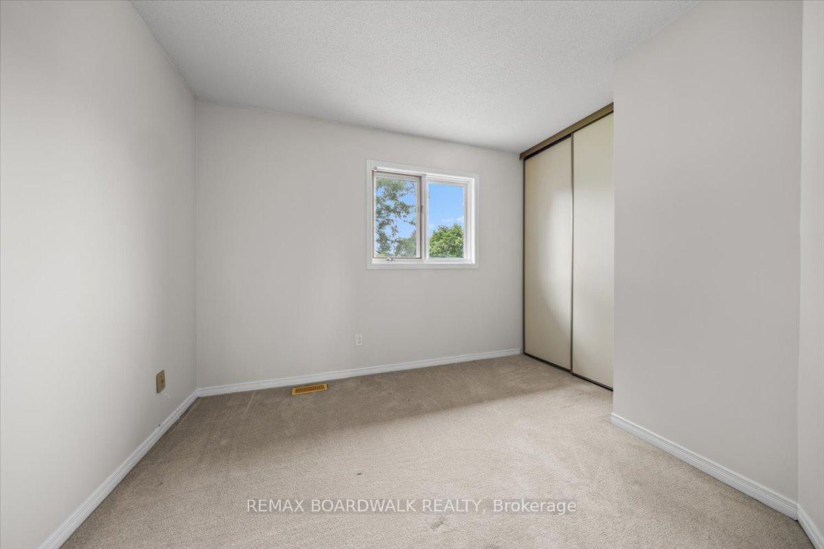 Photo 30 of 42 Pickwick Drive, Ottawa, Barrhaven - Cedargrove/Fraserdale — HOMEH
