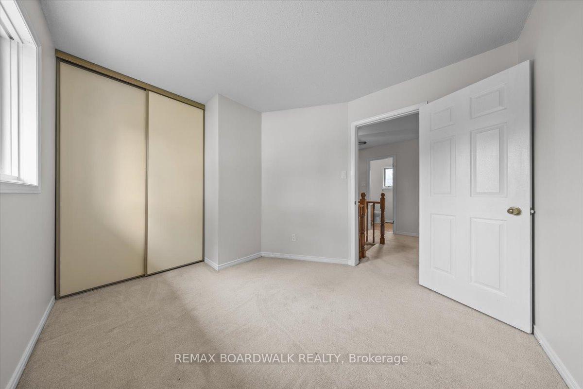 Photo 31 of 42 Pickwick Drive, Ottawa, Barrhaven - Cedargrove/Fraserdale — HOMEH