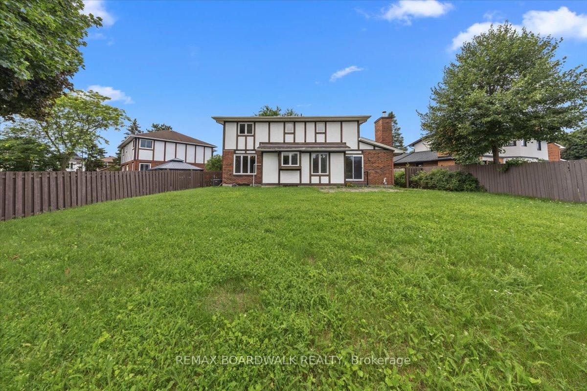 Photo 36 of 42 Pickwick Drive, Ottawa, Barrhaven - Cedargrove/Fraserdale — HOMEH