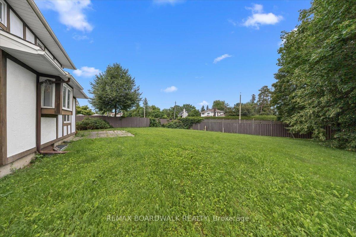 Photo 37 of 42 Pickwick Drive, Ottawa, Barrhaven - Cedargrove/Fraserdale — HOMEH