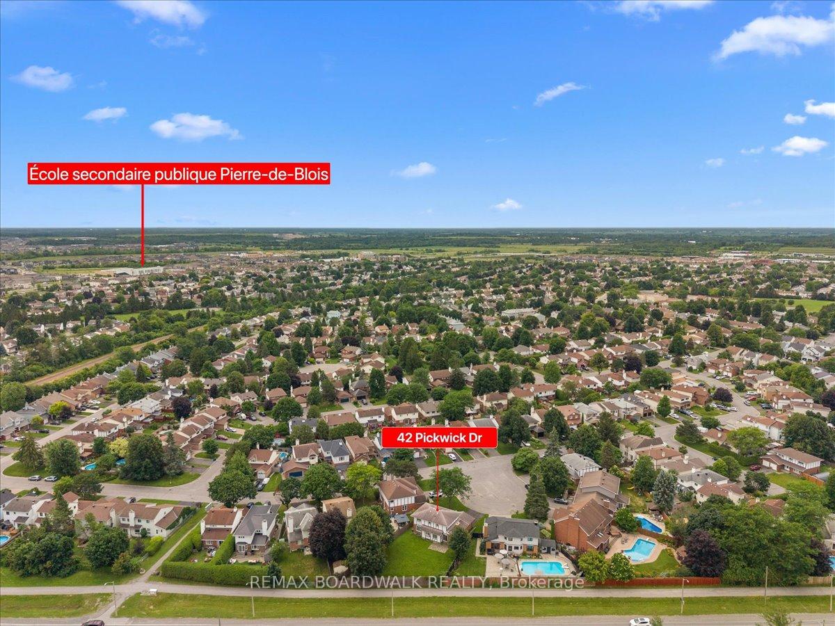 Photo 41 of 42 Pickwick Drive, Ottawa, Barrhaven - Cedargrove/Fraserdale — HOMEH
