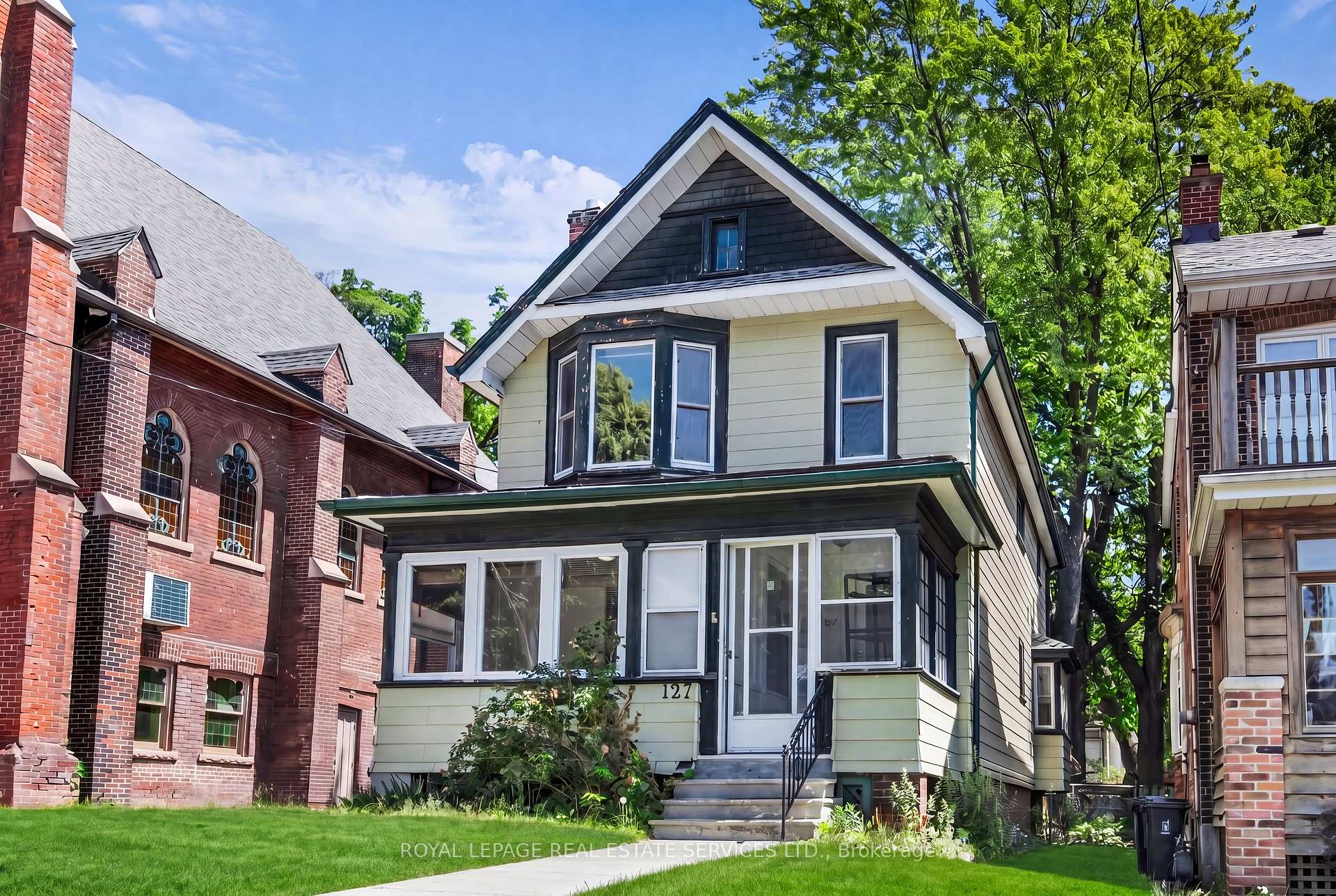 Photo 3 of 127 Waverley Road, Toronto, The Beaches — HOMEH