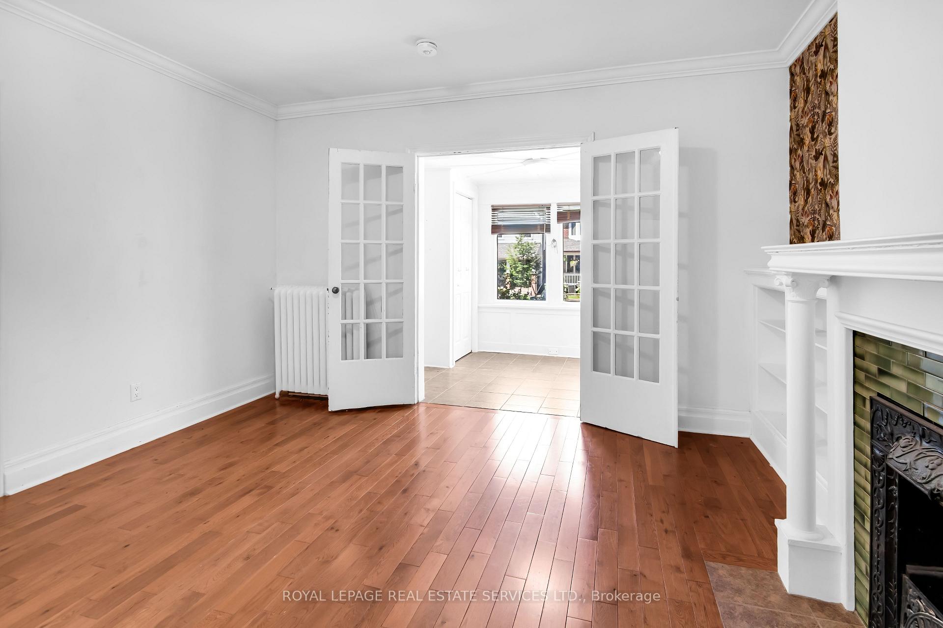 Photo 8 of 127 Waverley Road, Toronto, The Beaches — HOMEH