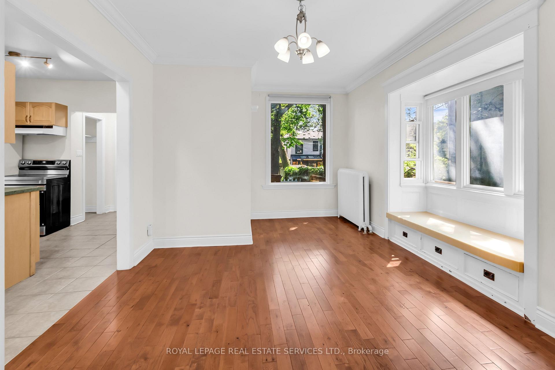 Photo 9 of 127 Waverley Road, Toronto, The Beaches — HOMEH