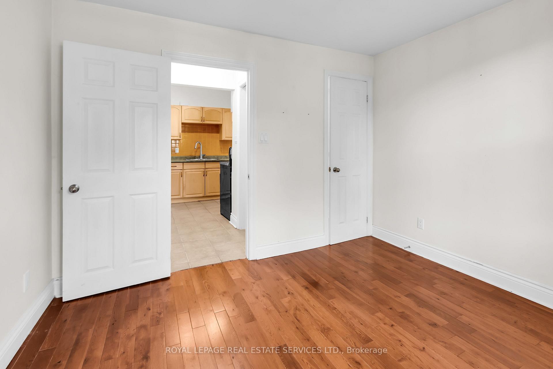 Photo 14 of 127 Waverley Road, Toronto, The Beaches — HOMEH