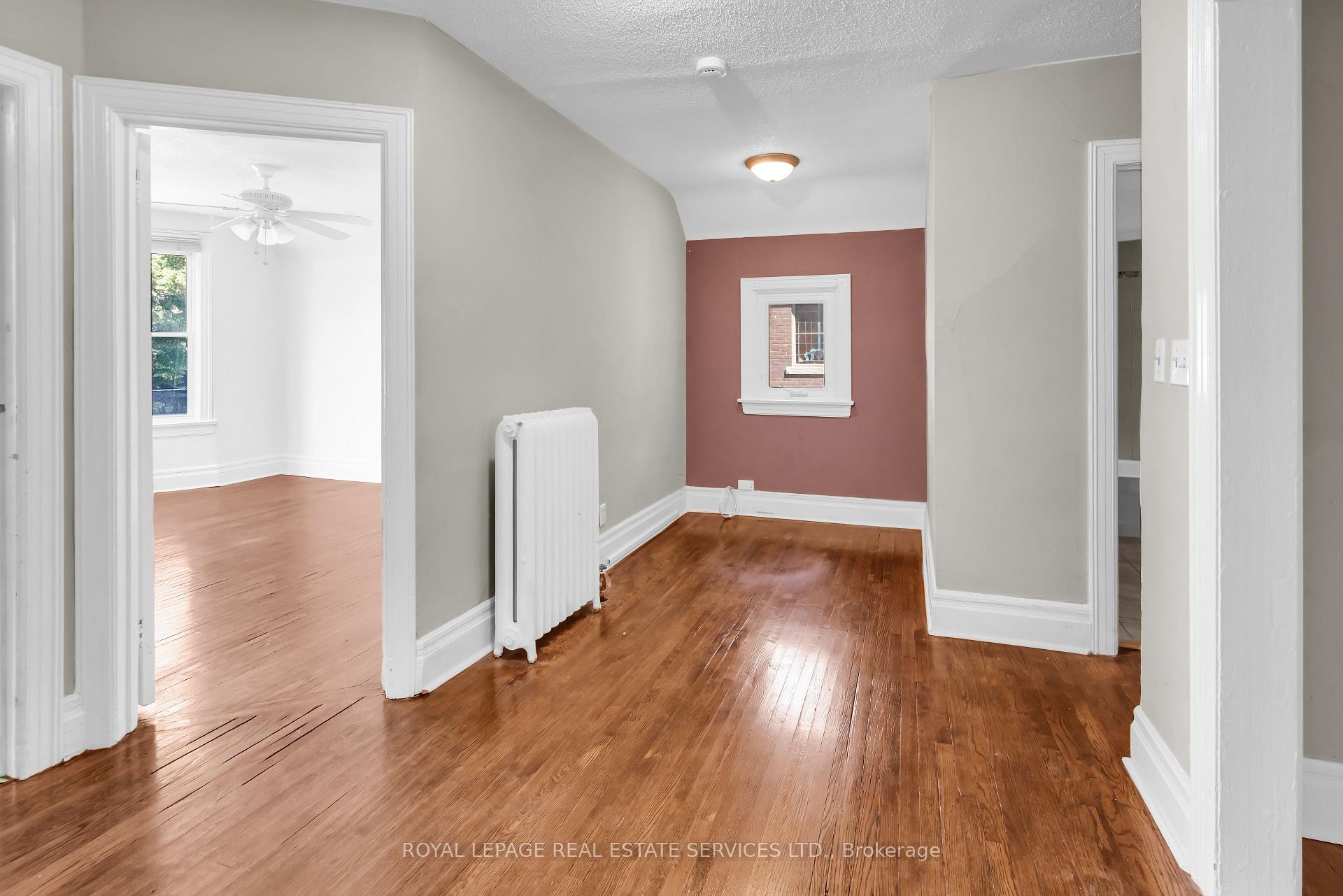 Photo 19 of 127 Waverley Road, Toronto, The Beaches — HOMEH